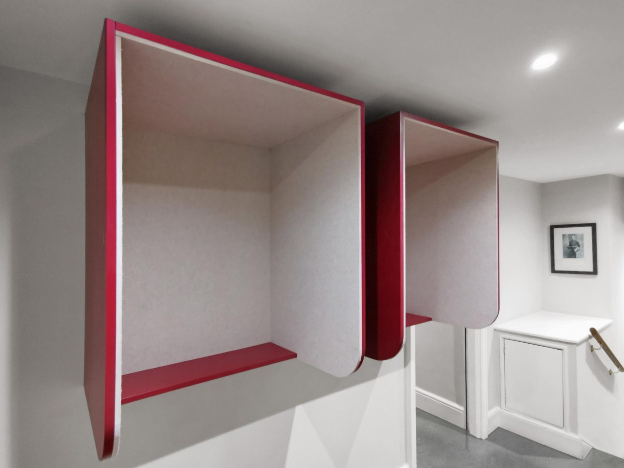 Acoustic wall-mounted phone booth HOXTON By Meavo