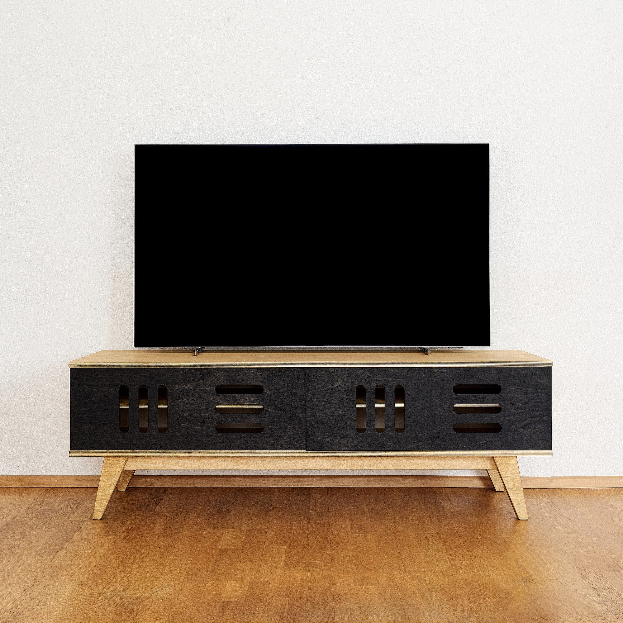 HUH Plywood TV By Radis design Raul Abner