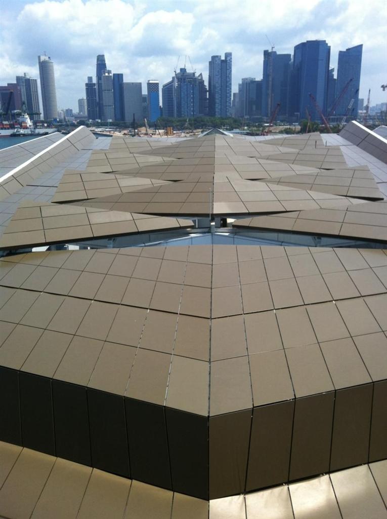 Kalzip Cladding System Sistema di rivestimento a tenuta con pannello composito Kalzip Double ...