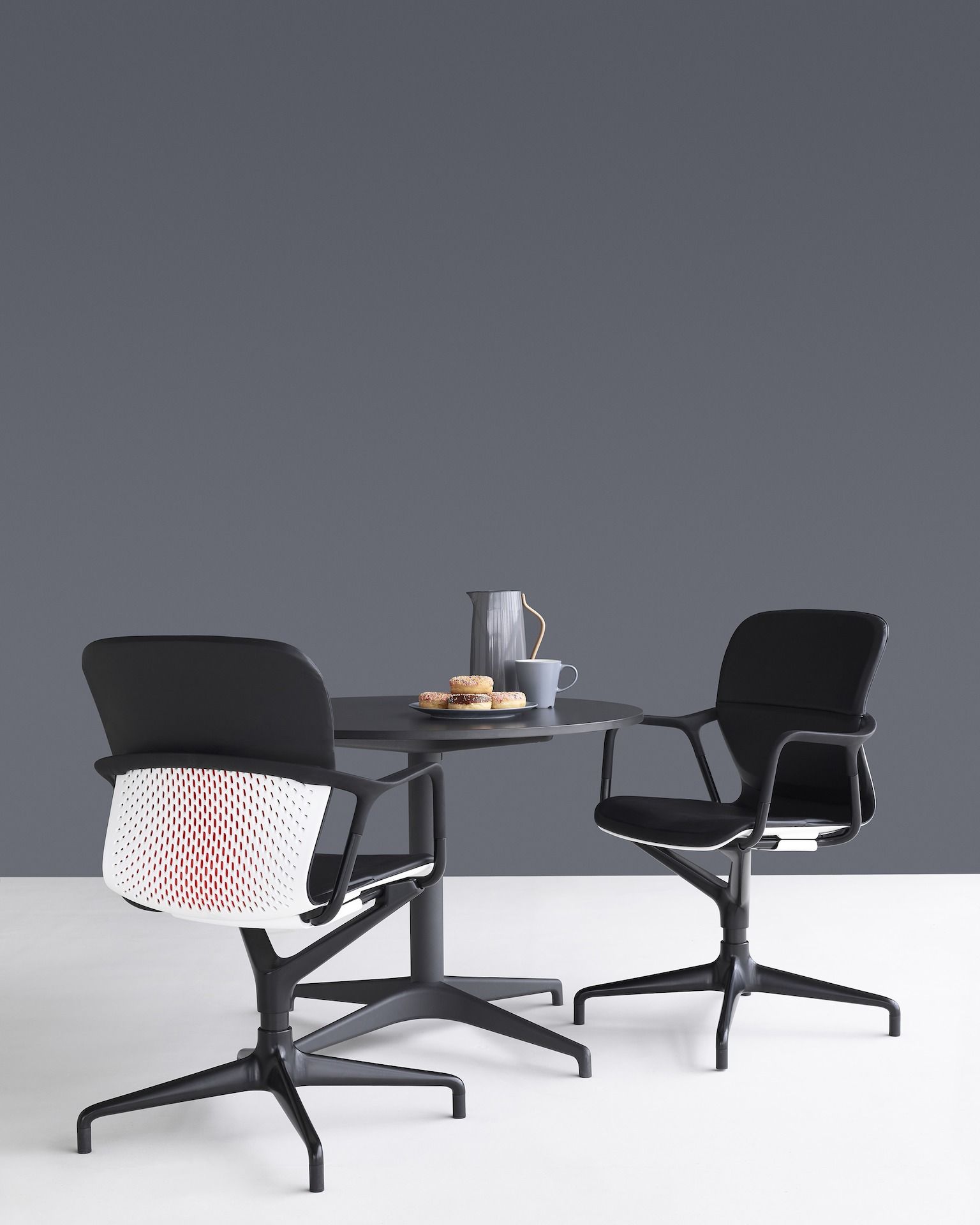 KEYN Swivel with 4spoke base chair By Herman Miller design forpeople
