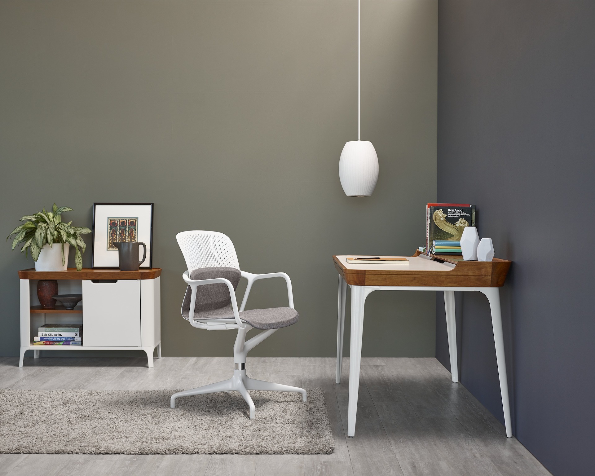 KEYN Swivel with 4-spoke base chair By Herman Miller | design forpeople