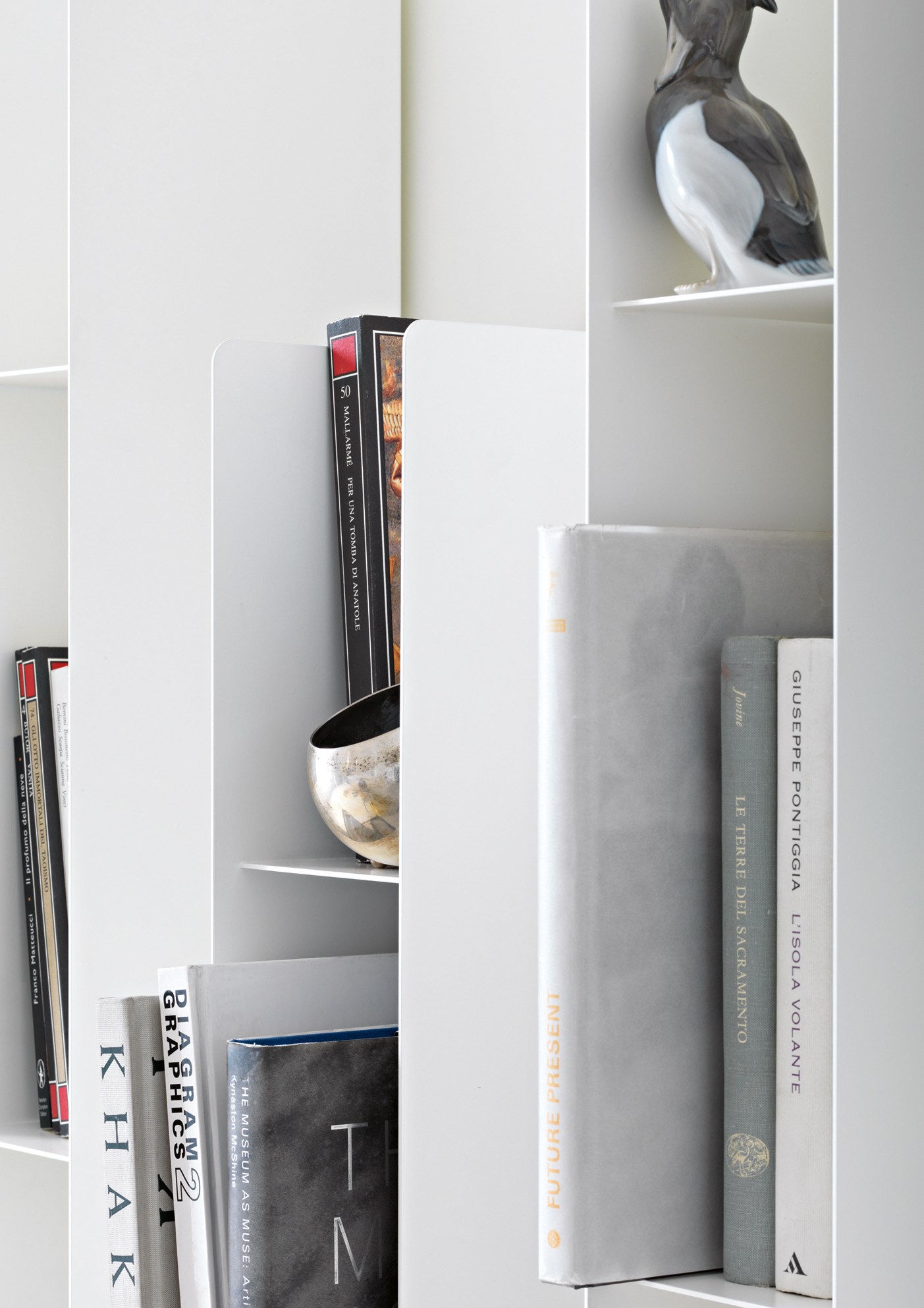 Lacquered modular floating metal bookcase KOALA By Lema design Ludovica ...