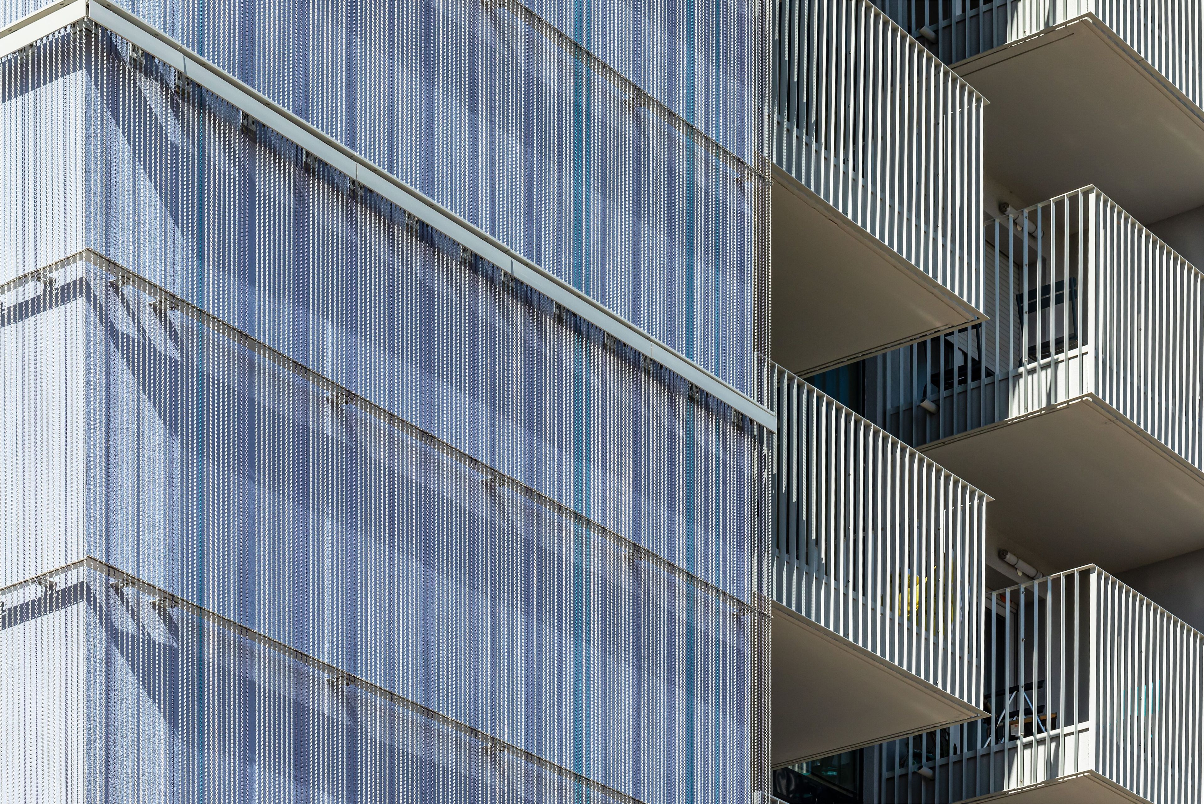 CLADDING KLEY STUDENT RESIDENCE by Kriskadecor - Facciata frangisole in catene di alluminio - 3