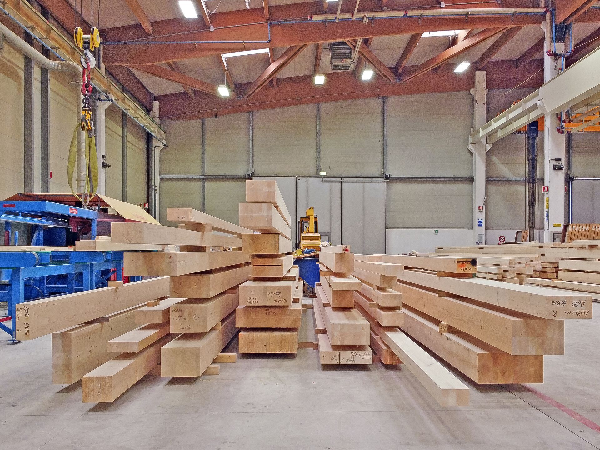 Glulam beam Timber beam By COSTANTINI LEGNO