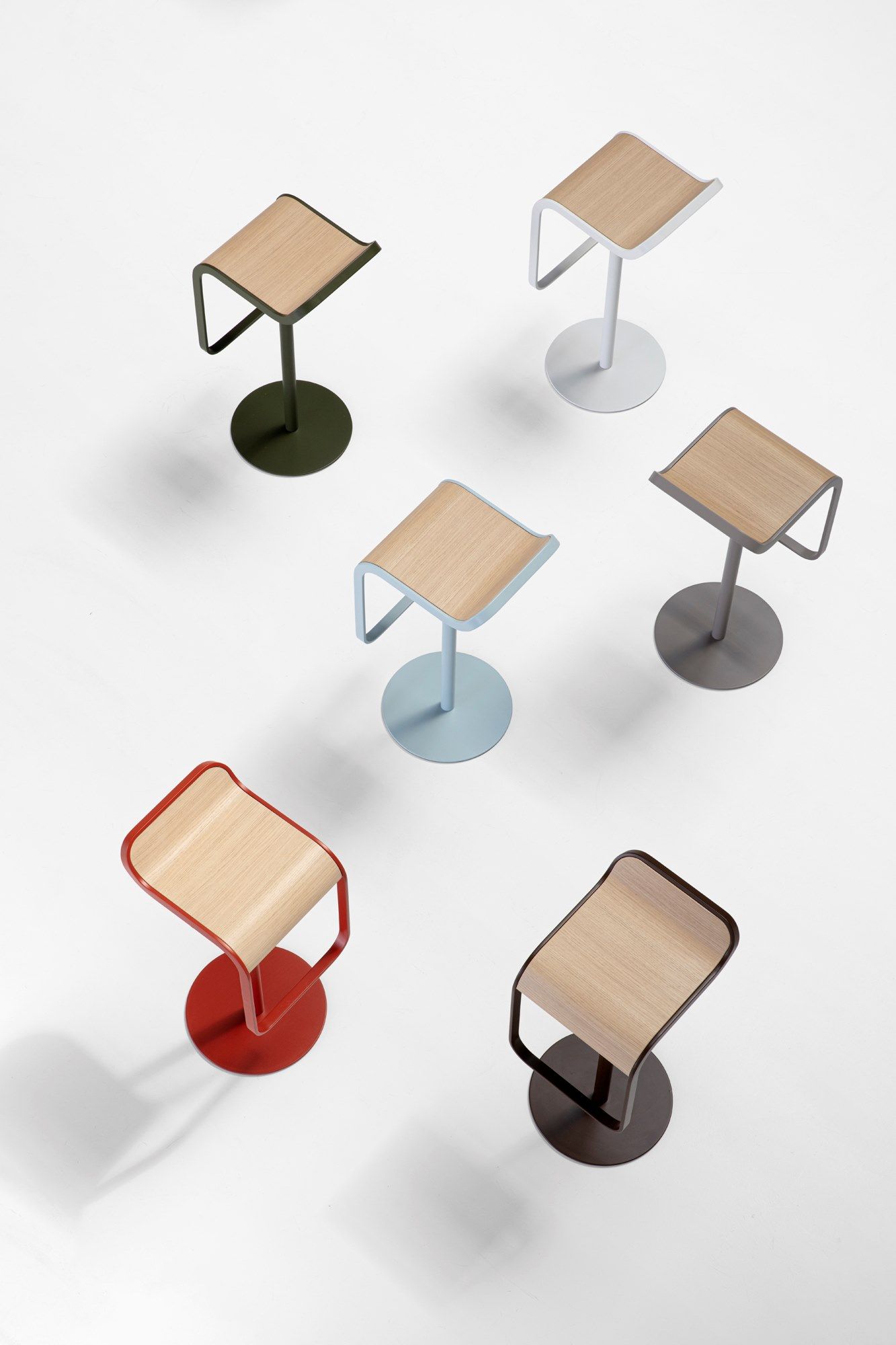 LEM Swivel high heightadjustable stool By Lapalma