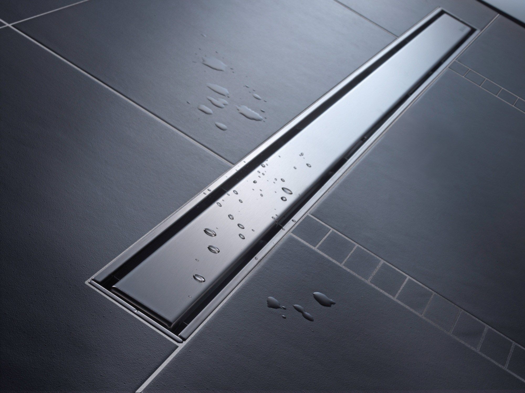 LINEARIS COMFORT by Kessel - Canaletta per doccia in acciao inox