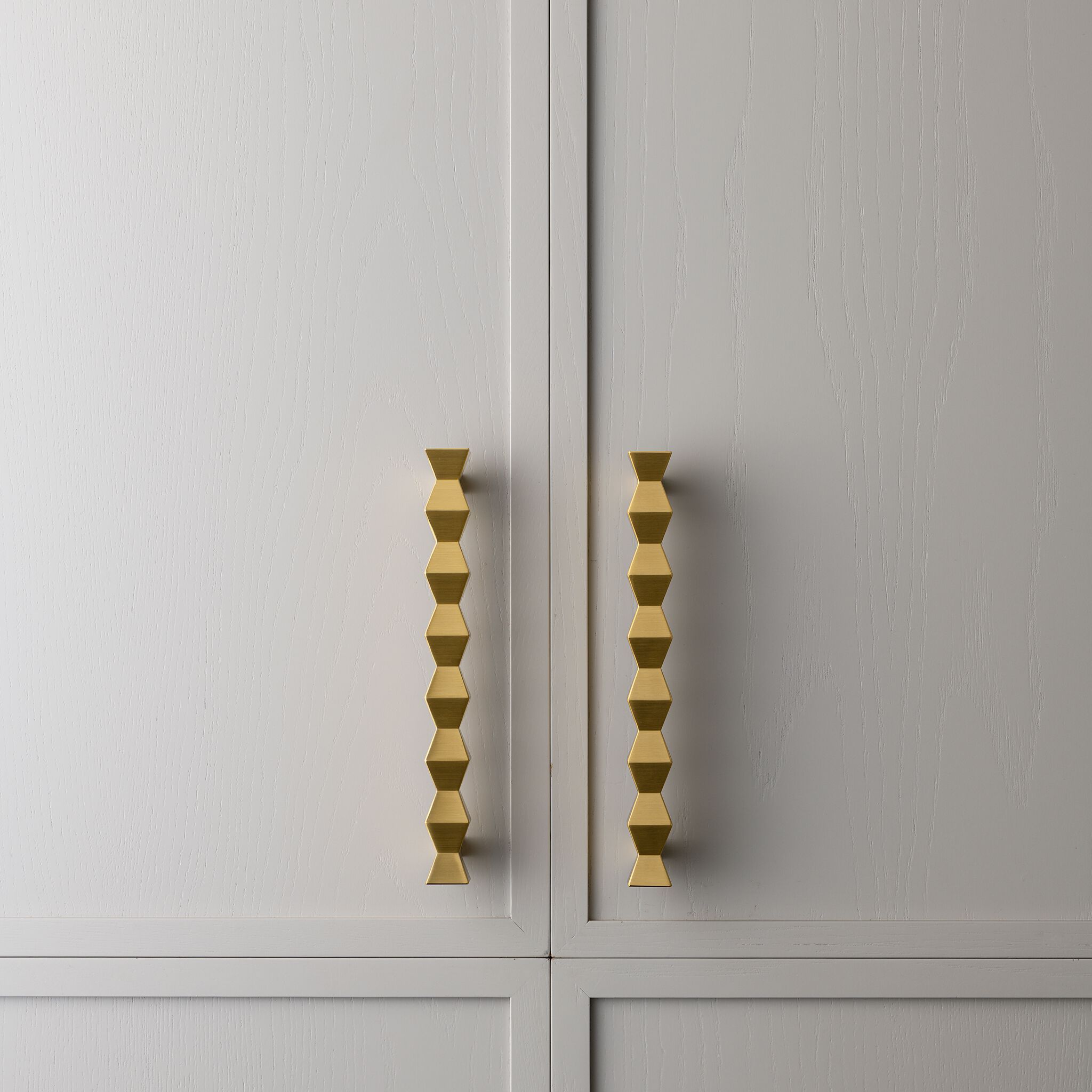 FORMA PULL by Lo & Co Interiors - Maniglia per mobili in ottone - 3