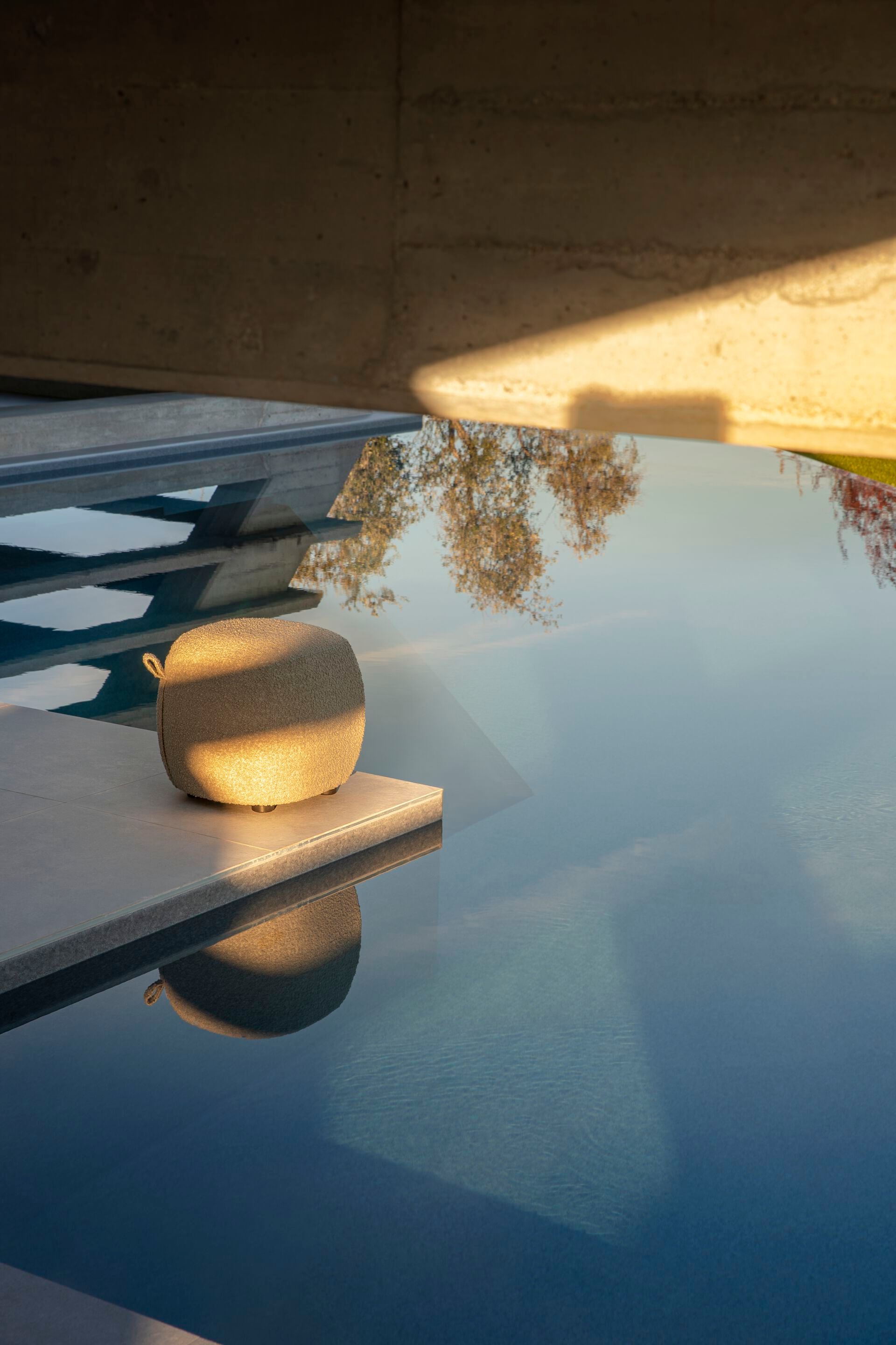 SEA SHELL Upholstered square fabric pouf By Luxy