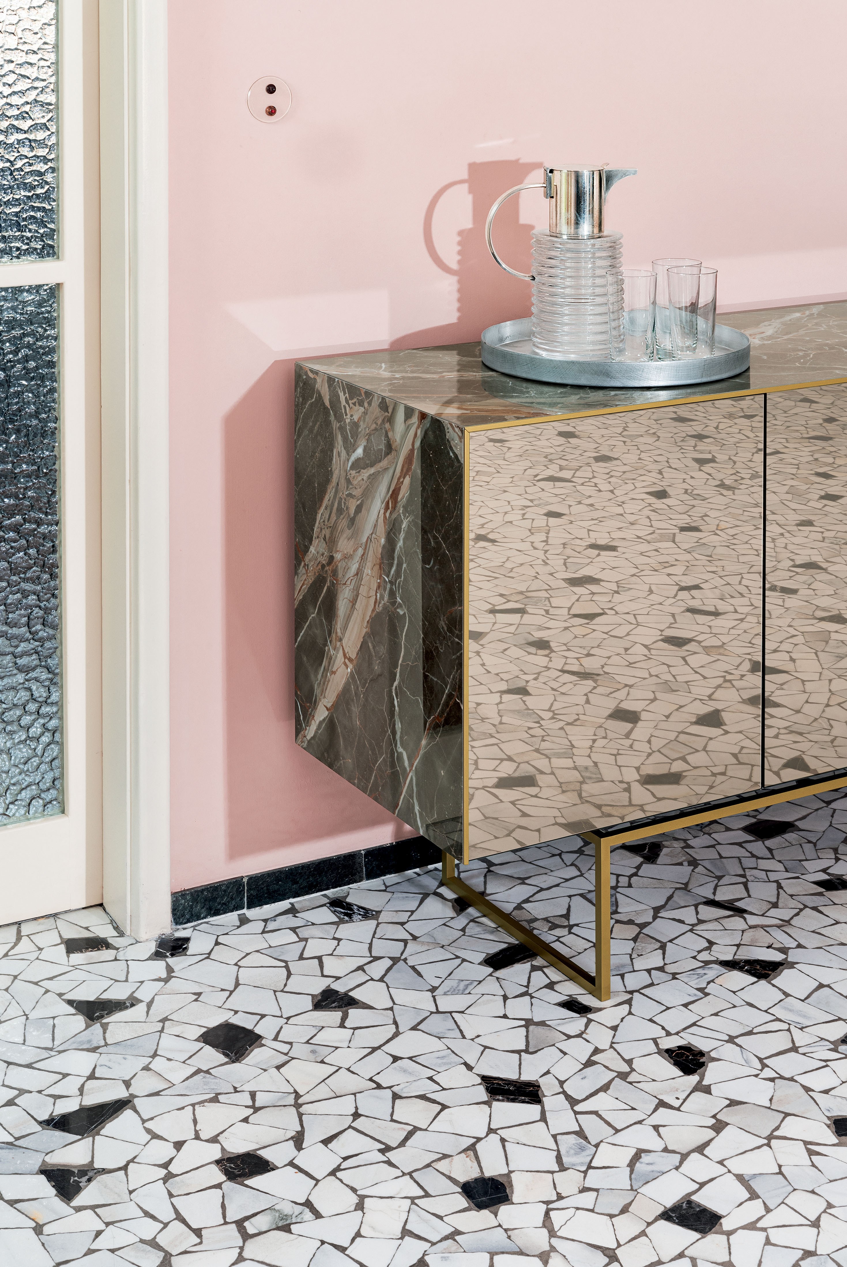 MAGDA Sideboard with doors with mirrored door By Sovet italia | design ...