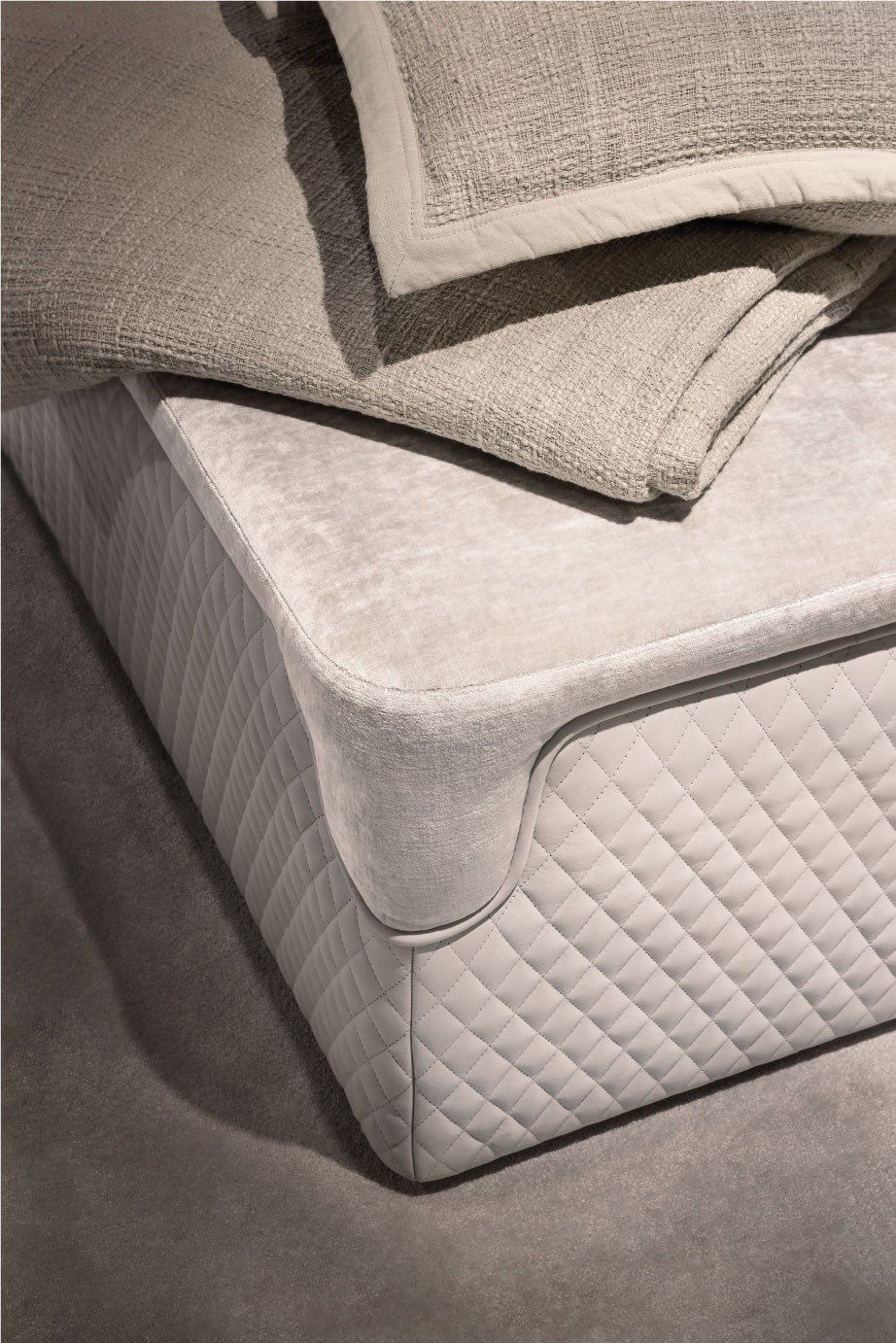 MAJESTIC by Capital Collection - Pouf quadrato in tessuto - 2