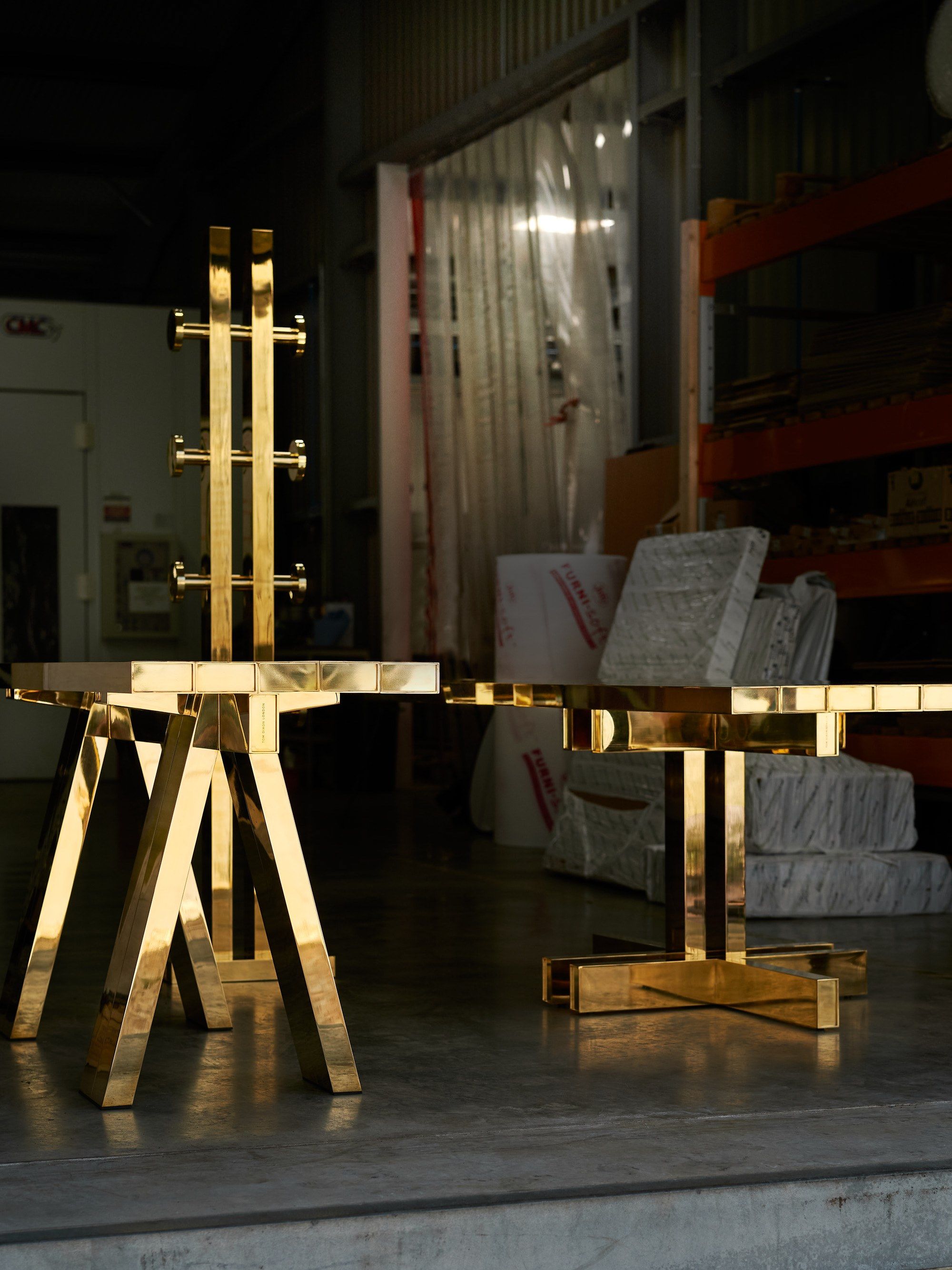 MASS Brass dining table By Tom Dixon design Tom Dixon