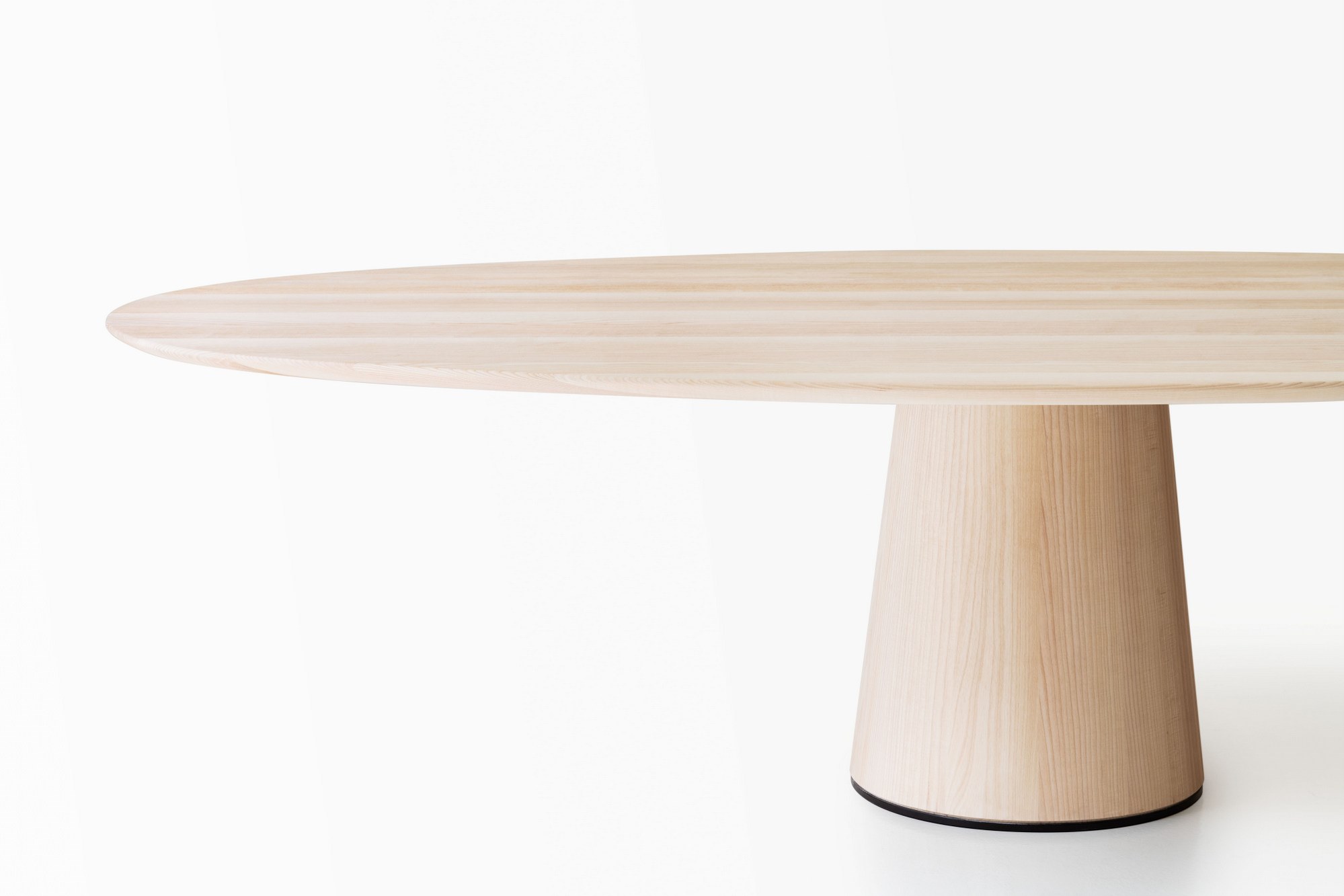 Materic MATERIC Oval ash table By Porro | design Piero Lissoni