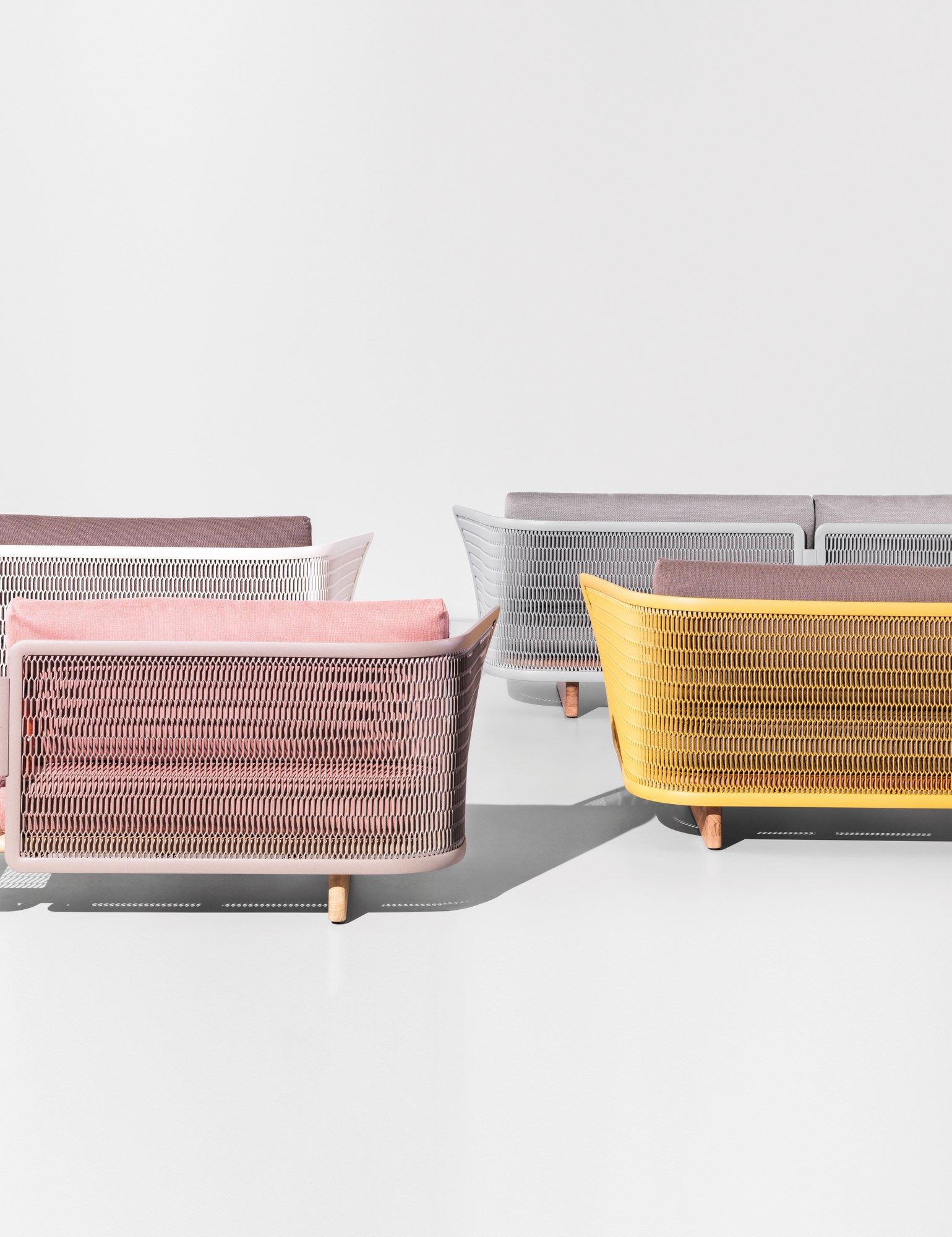 MESH Modular garden sofa Mesh Collection By Kettal design Patricia