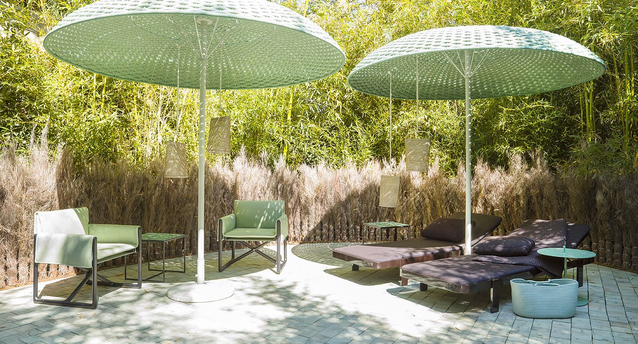 MOGAMBO Garden umbrella By Paola Lenti