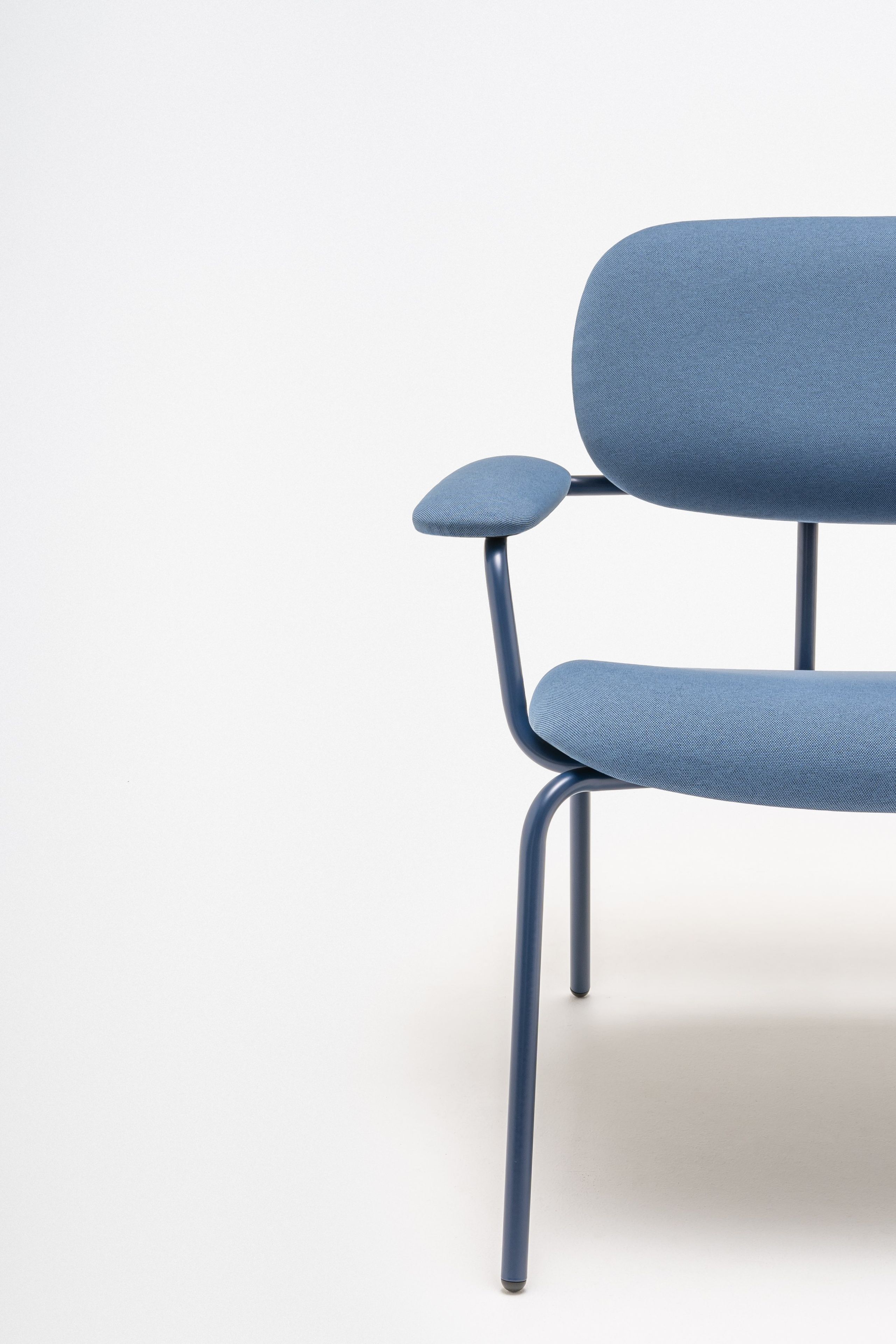 NEW SCHOOL Armchair By MDD