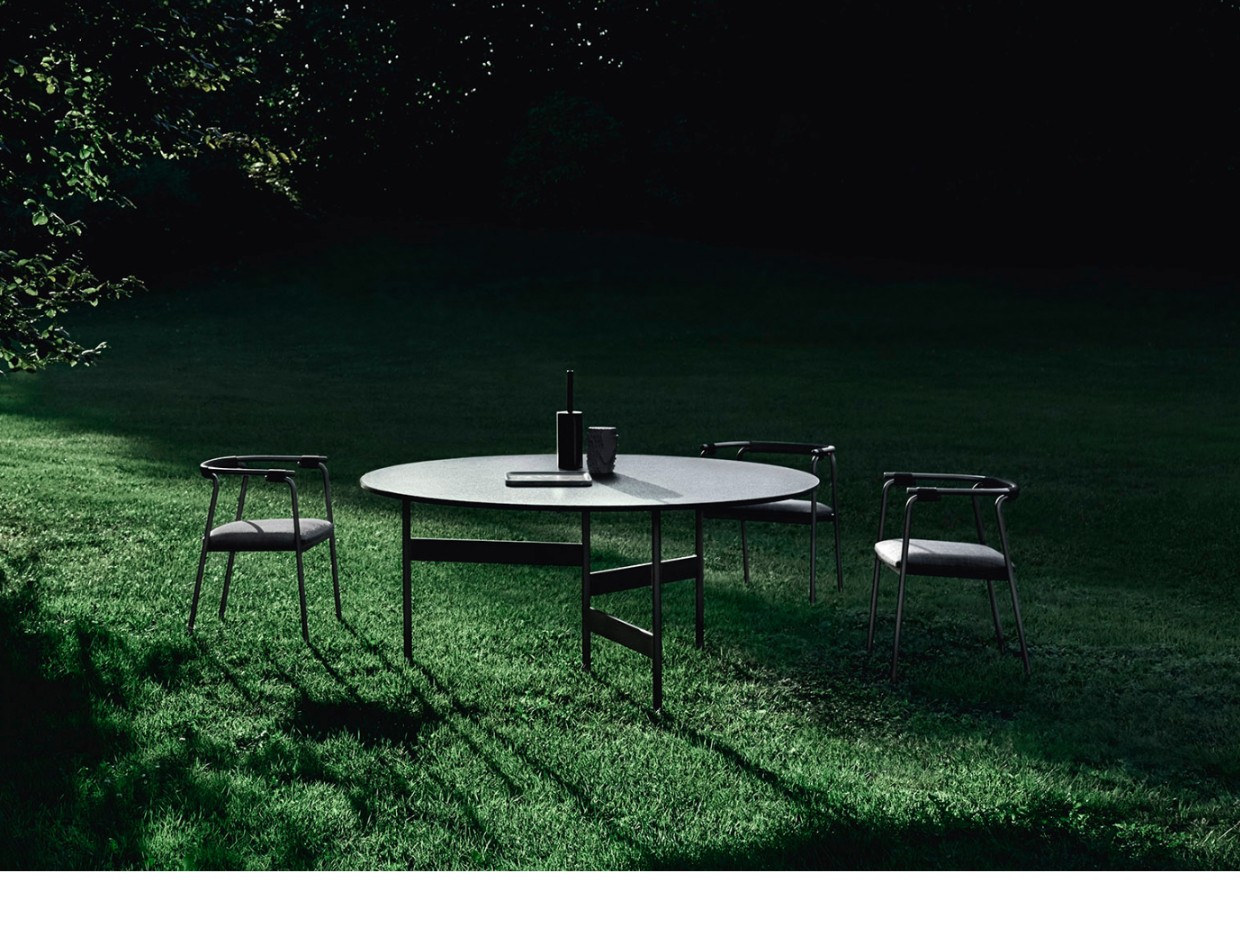 NOTES | Garden table By Living Divani