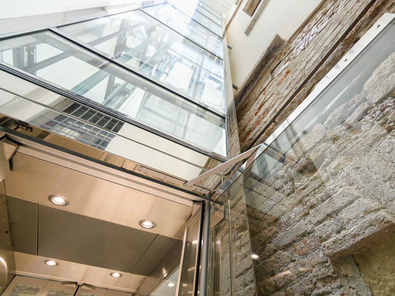 SUITE by NOVA Elevators - Miniascensore elettrico per esterni - 11