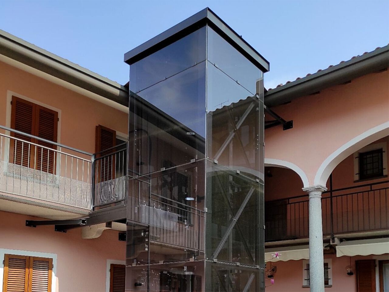 SUITE by NOVA Elevators - Miniascensore elettrico per esterni - 12