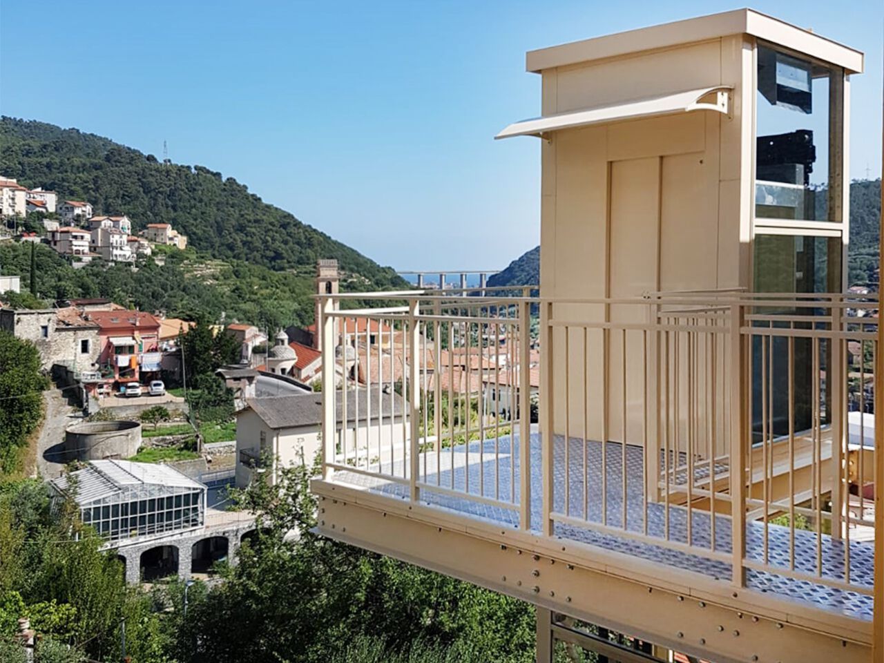 SUITE by NOVA Elevators - Miniascensore idraulico per esterni - 2