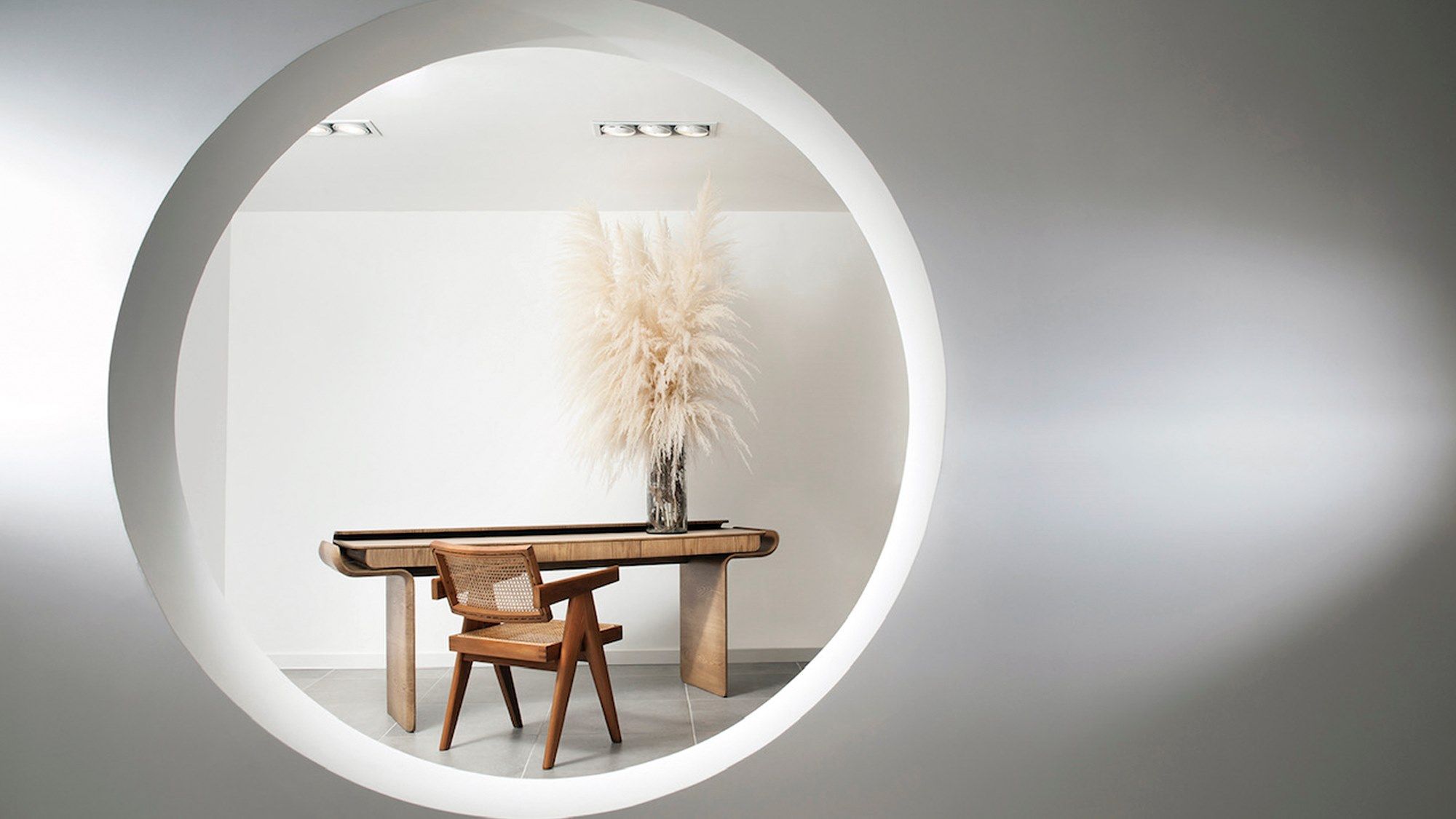 OFFICE CHAIR V LEG 椅子 By Phantom Hands design Chandigarh Collective