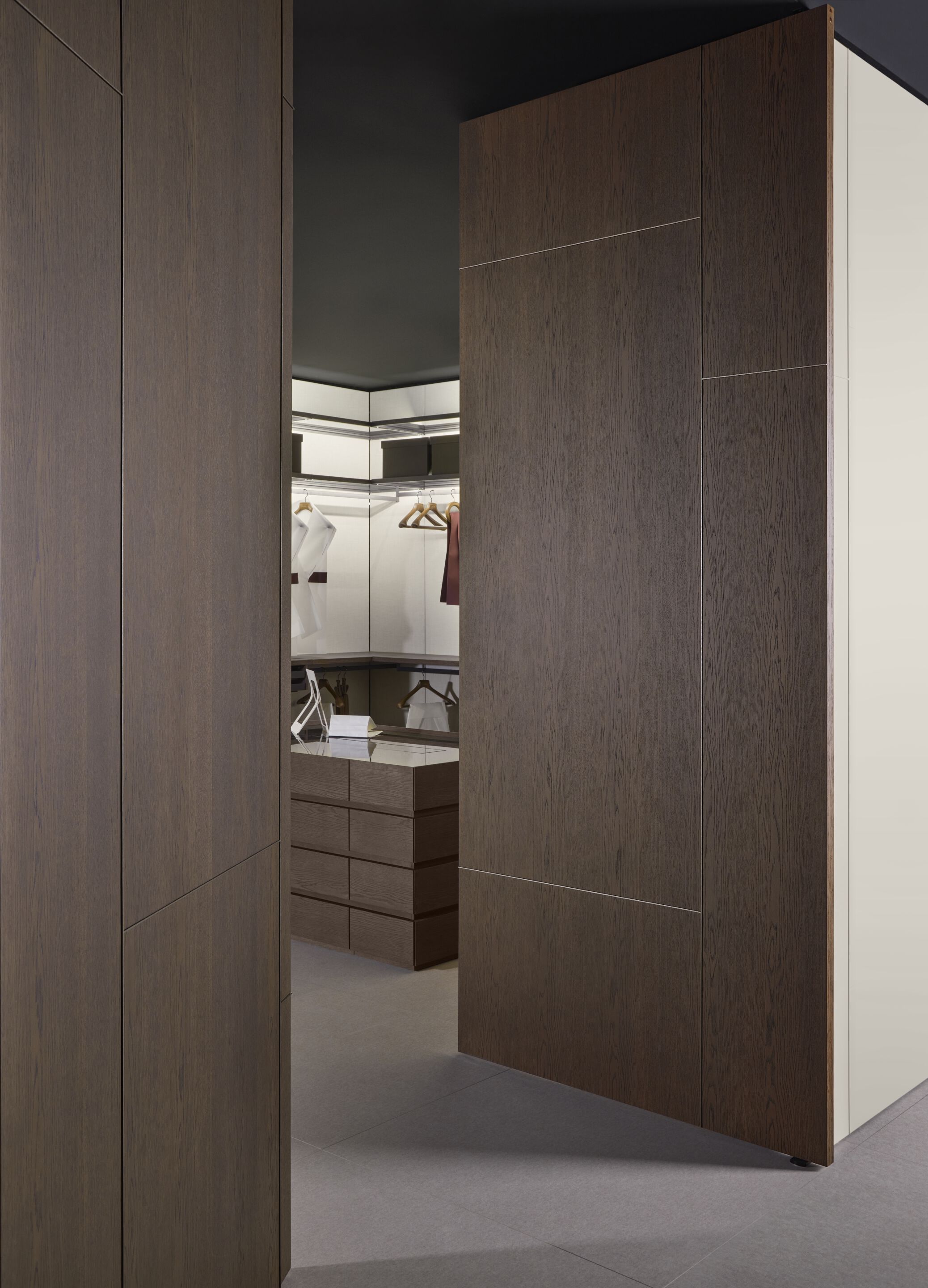 DRESS CODE DOORS Pivot Honeycomb Door By OLIVIERI Dress code doors pivot honeycomb door by olivieri