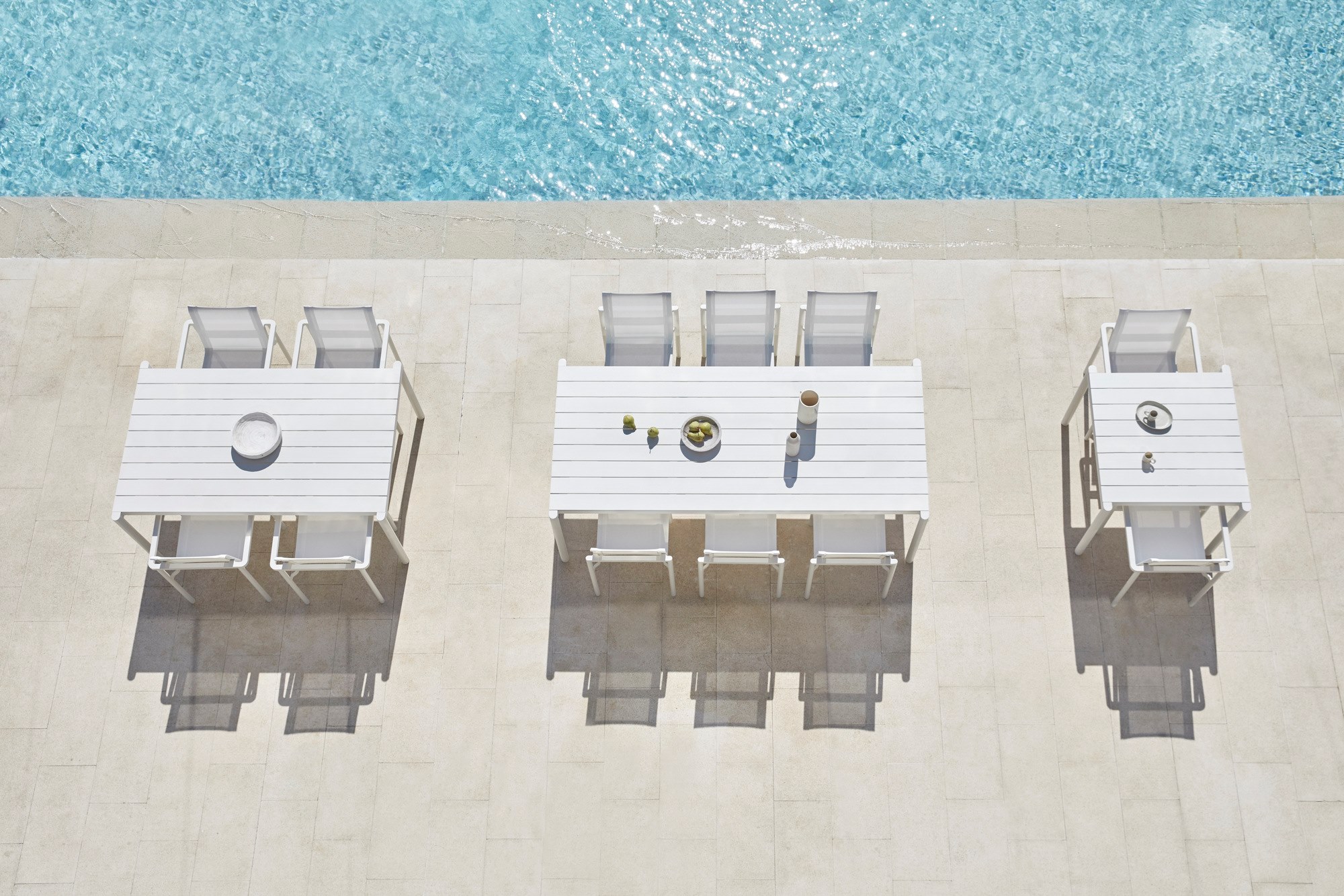 ORIGIN Aluminum table and porcelain stoneware top By POINT | design ...