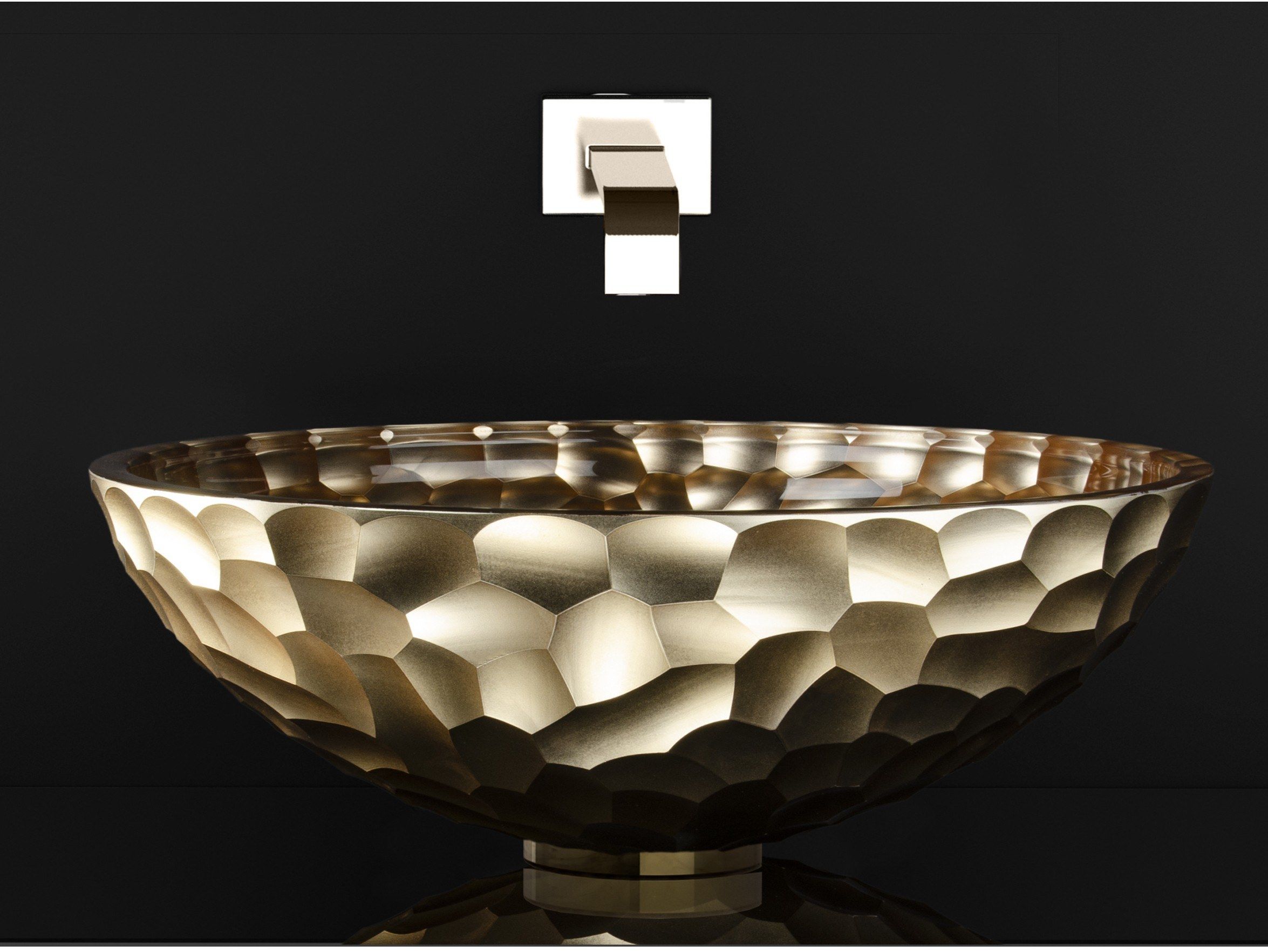 ORMA Countertop round glass washbasin By Glass Design