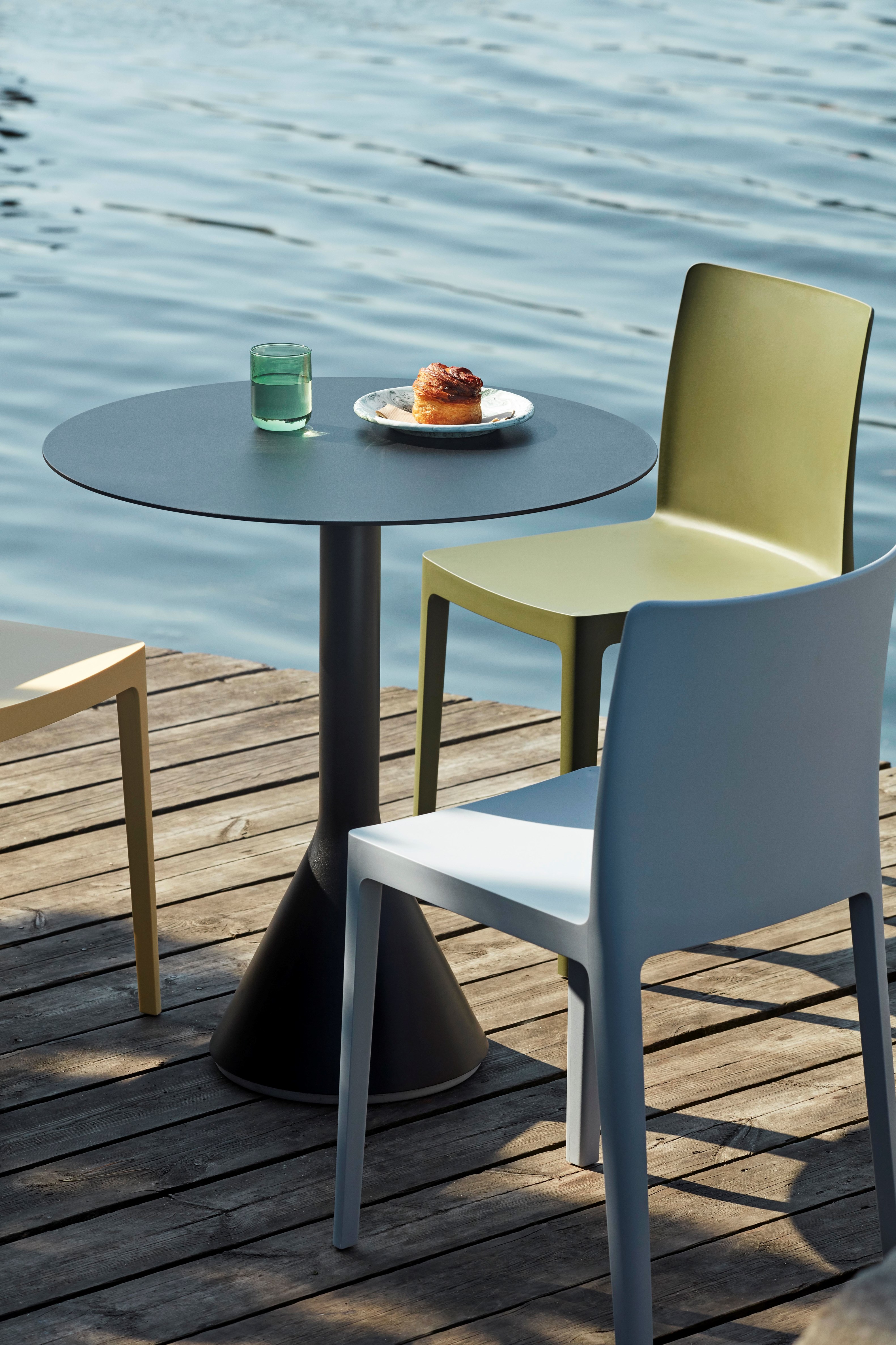 PALISSADE CONE | Round table Palissade Collection By Hay design Ronan ...