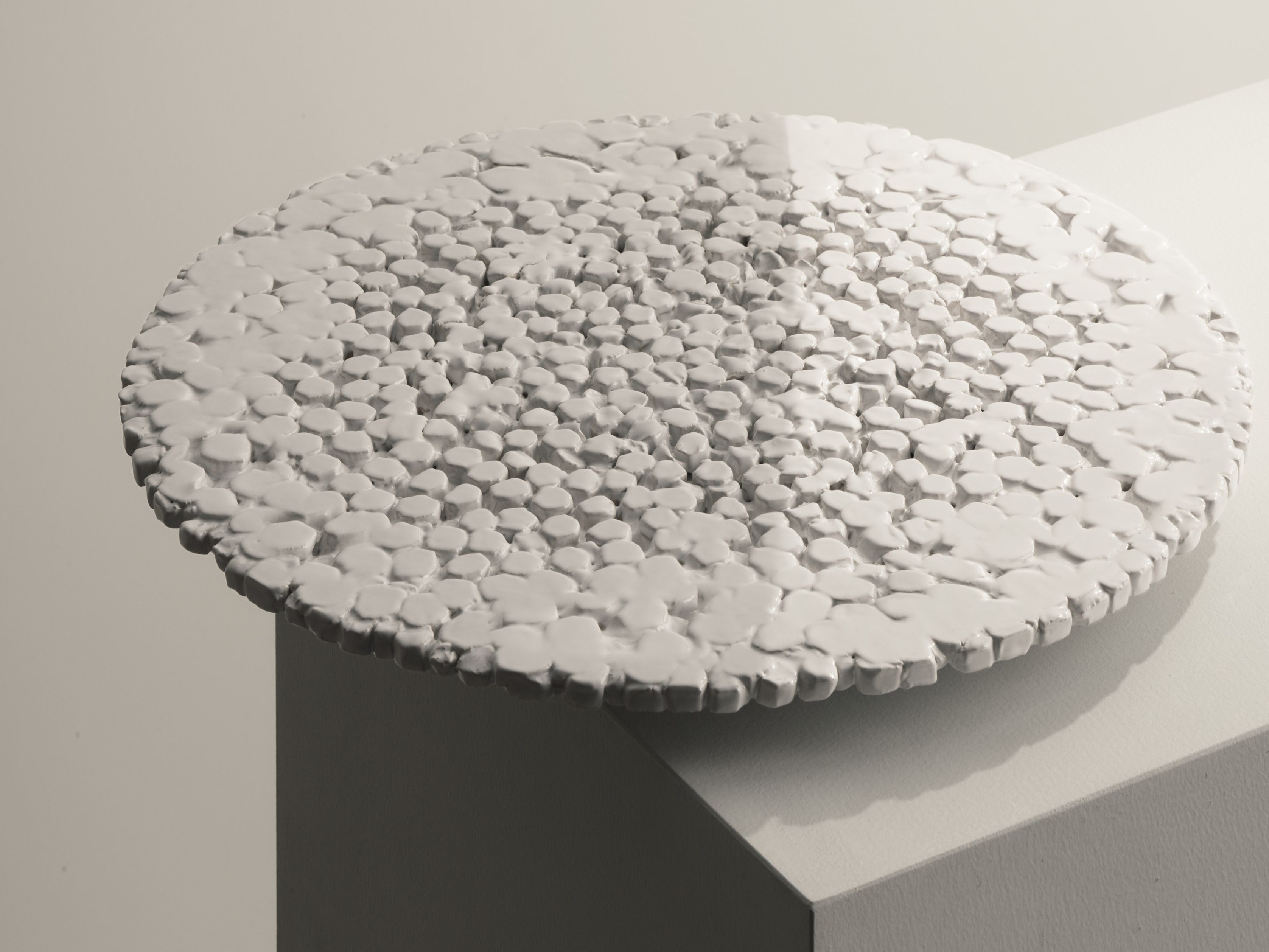 PHENOMENON PLATE by Mutina - Centrotavola in gres smaltato