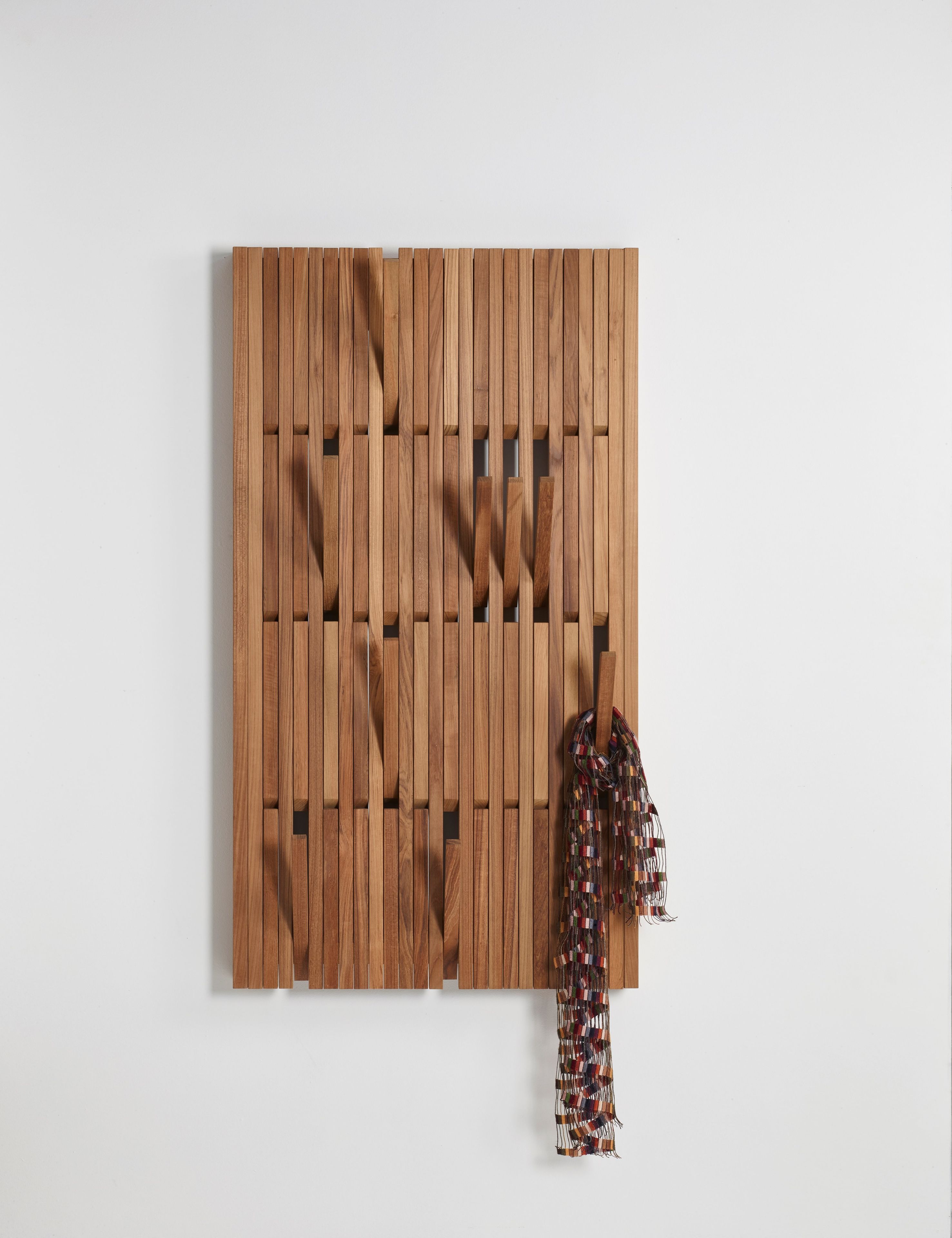 PIANO TEAK (OUTDOOR) coat rack By PER/USE
