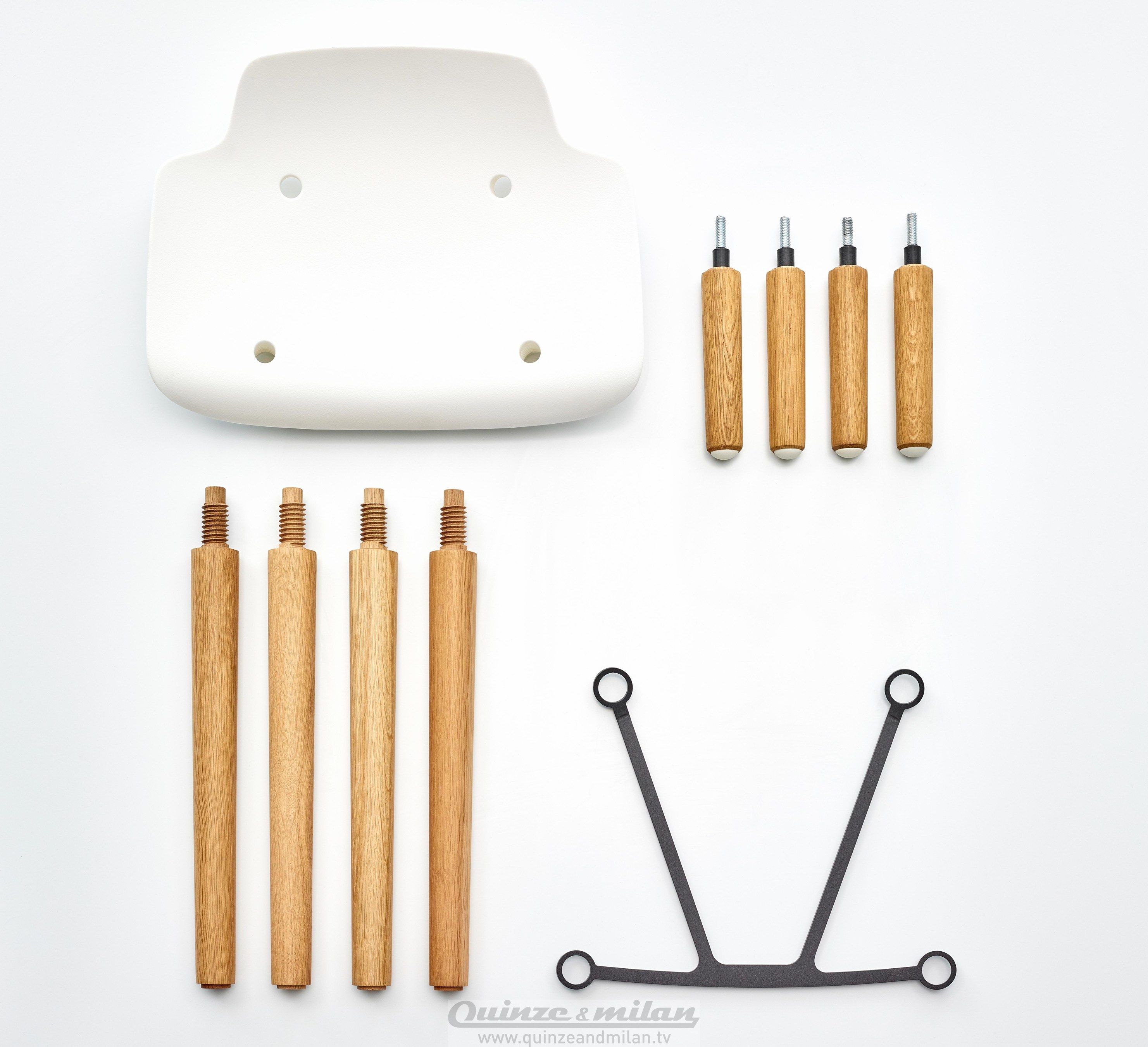 Tabouret en bois PILOT KITCHEN STOOL By Quinze & Milan design Patrick