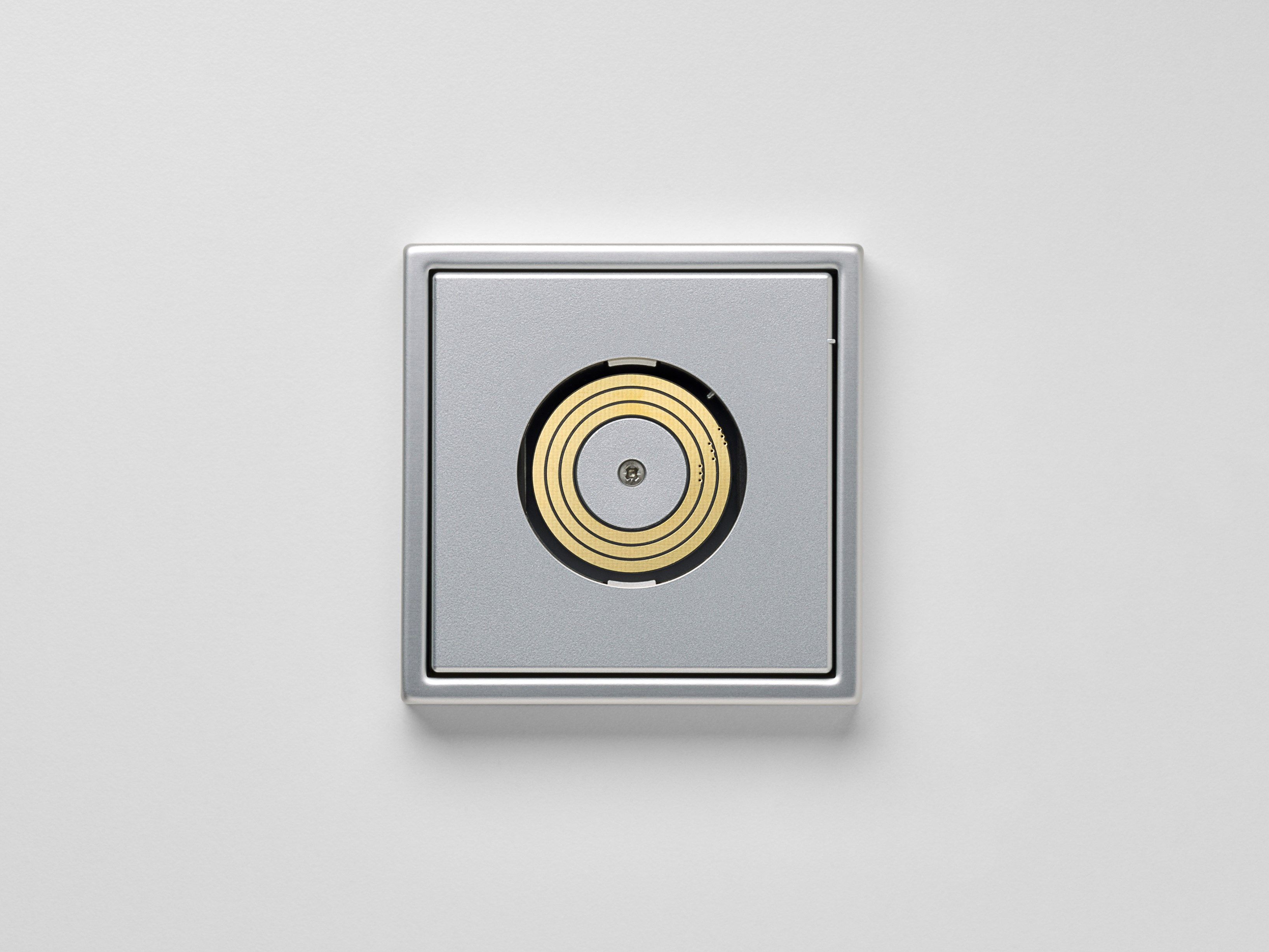 PLUG & LIGHT by JUNG - Alimentatore - 3