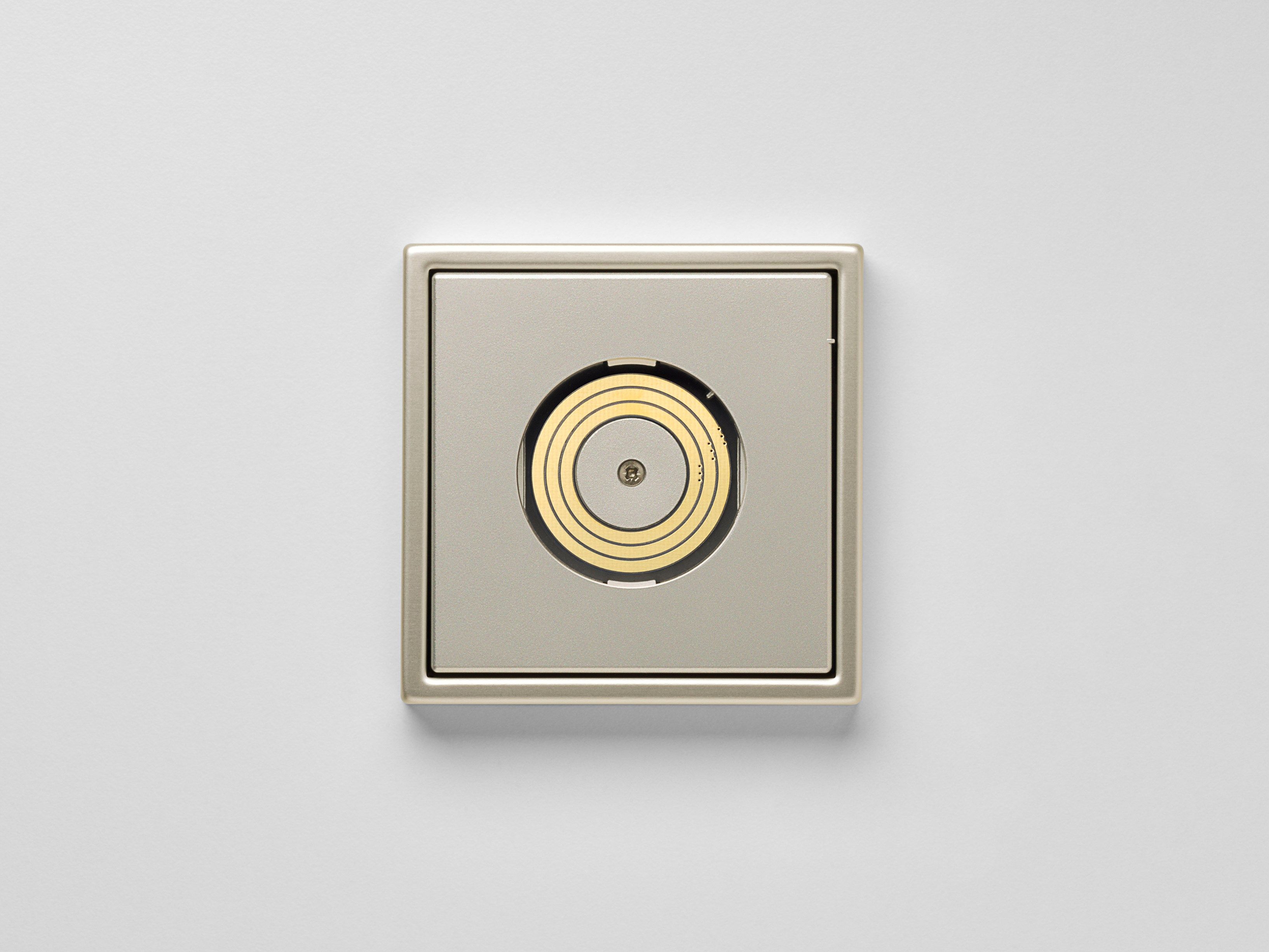 PLUG & LIGHT by JUNG - Alimentatore - 2