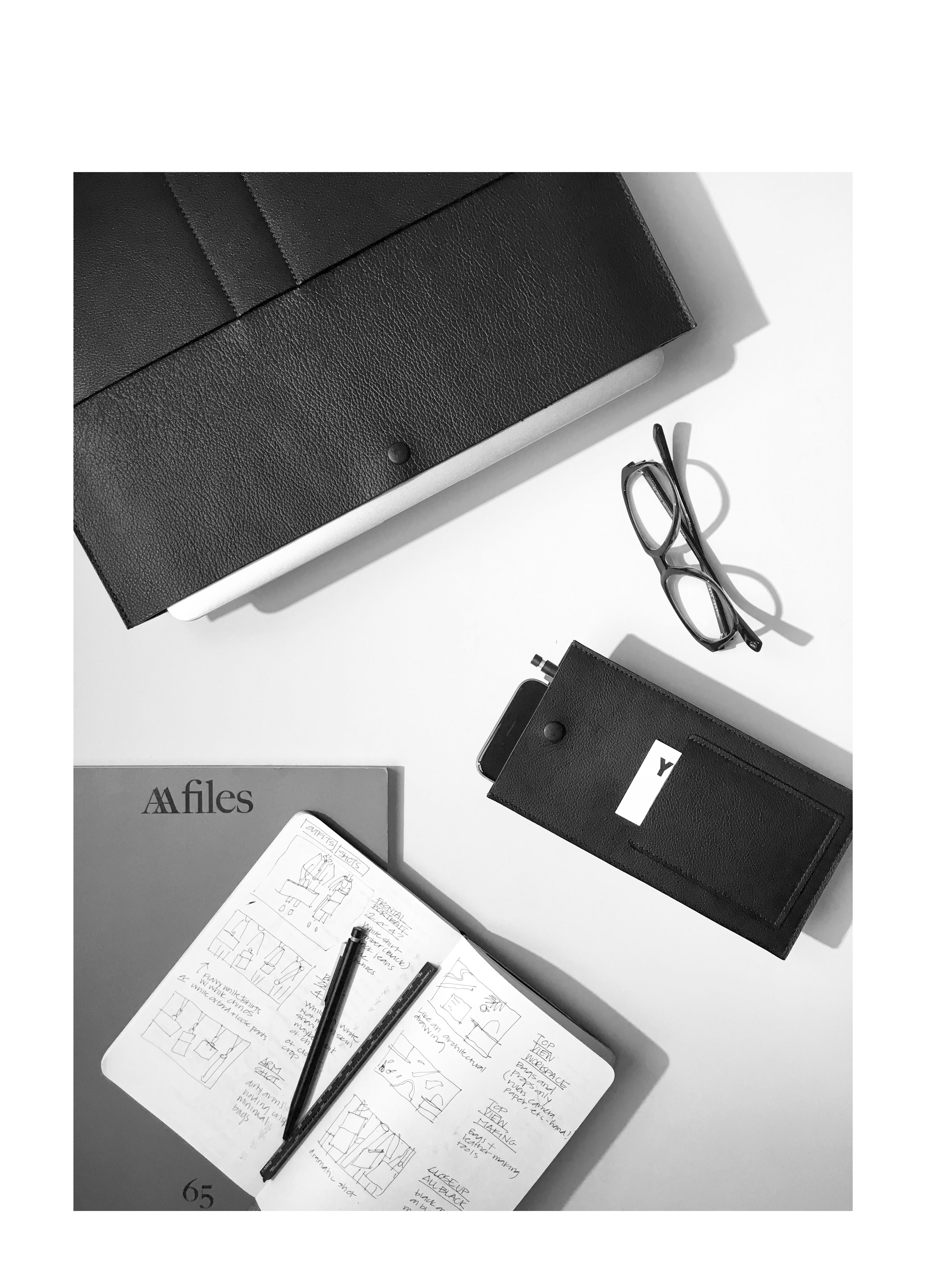 Laptop case leather gadget case POCHETTE By YUL