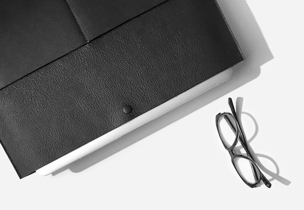 Laptop case leather gadget case POCHETTE By YUL