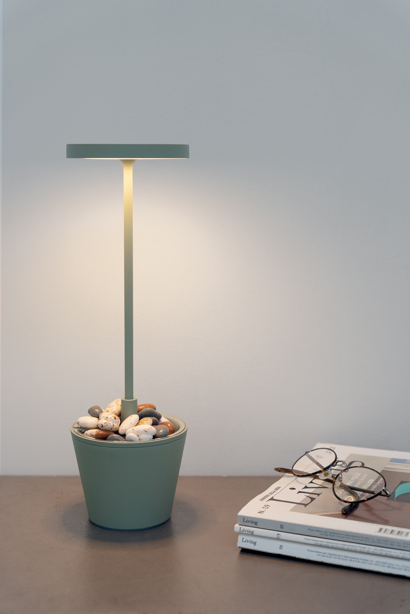 Brilliant lampada Timmi lampada da tavolo a LED trasparente/blu | 1x LED 2W integrato, (100lm, 6000K) | Scala da A ++ a E | Con pressostato sulla base