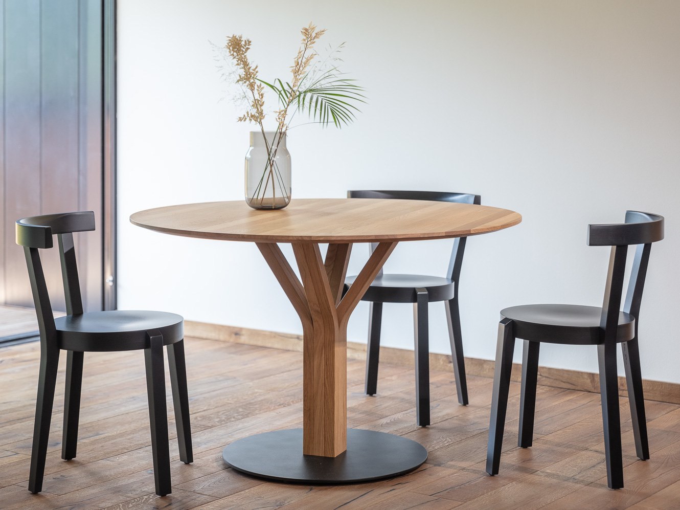 PUNTON Wooden chair By TON | design Tom Kelley