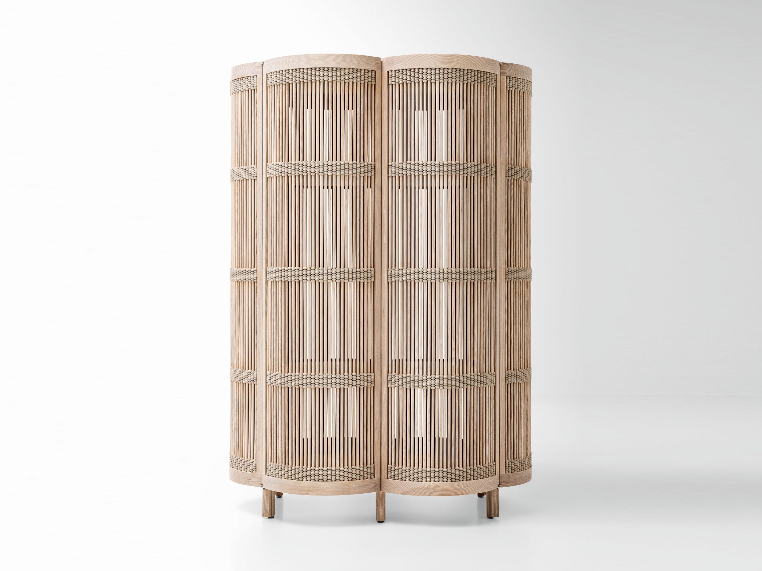 NUVOLA by Paola Lenti - Credenza in frassino massello con ante a battente