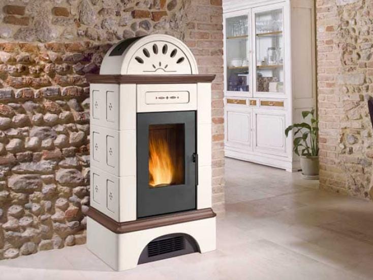 BRUNICO 5 STELLE by Piazzetta - Stufa a pellet in maiolica