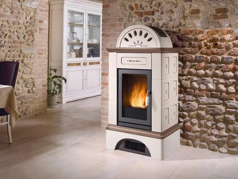 BRUNICO by Piazzetta - Stufa a pellet in maiolica