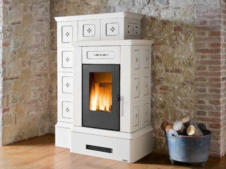 ORTISEI 5 STELLE by Piazzetta - Stufa a pellet in maiolica per riscaldamento aria