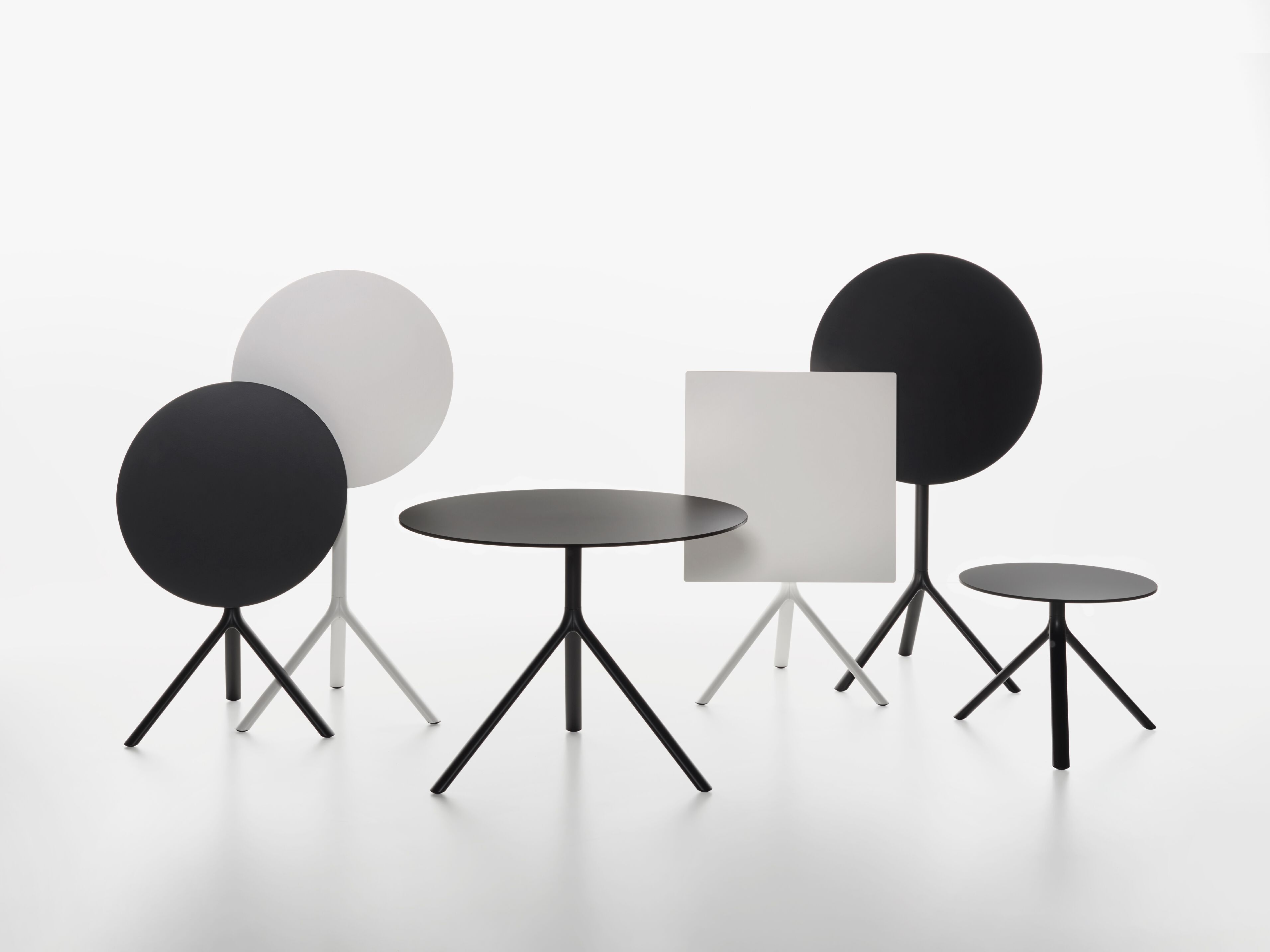 MIURA Round table By Plank | design Konstantin Grcic