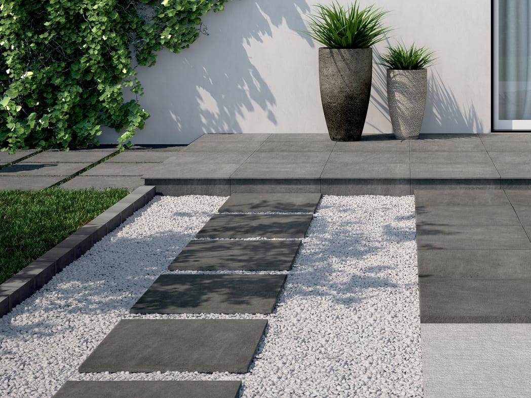 Fullbody porcelain stoneware outdoor floor tiles with stone effect