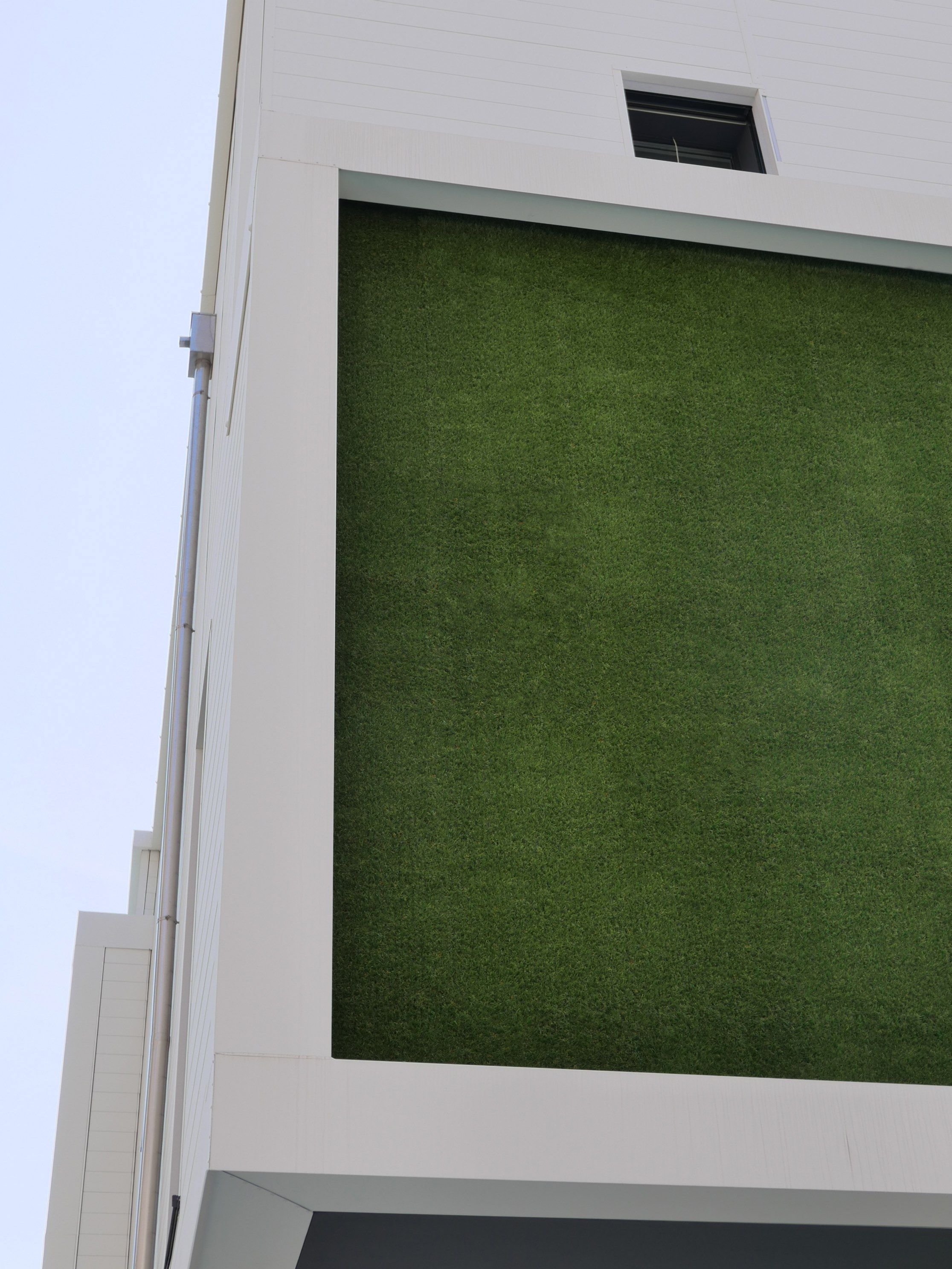 ROOFINGREEN NATURE SIDE by Roofingreen - Facciata ventilata con finitura esterna in erba sintetica - 5