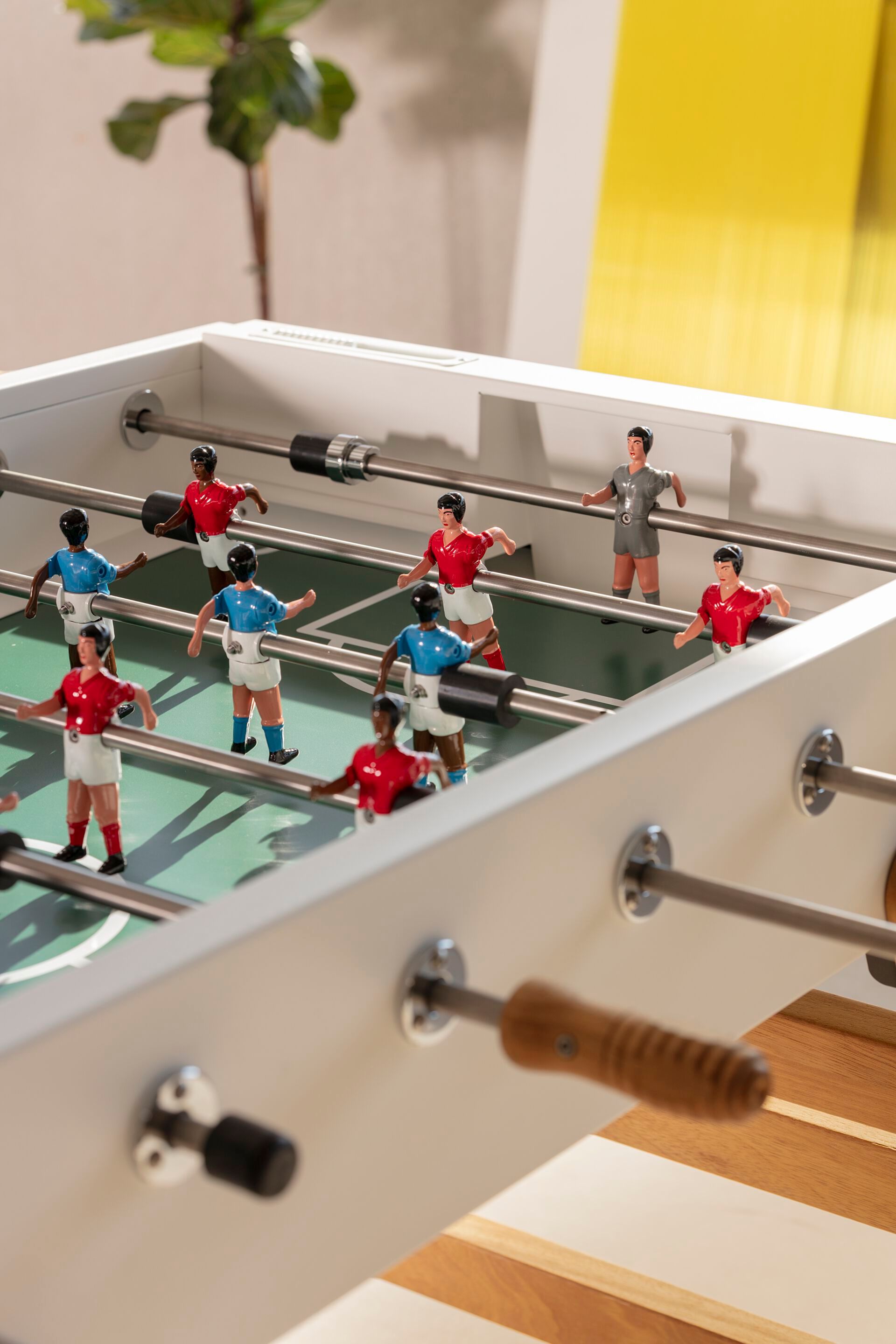 RS3 WOOD by RS Barcelona - Calciobalilla rettangolare in acciaio e gambe in Iroko - 5