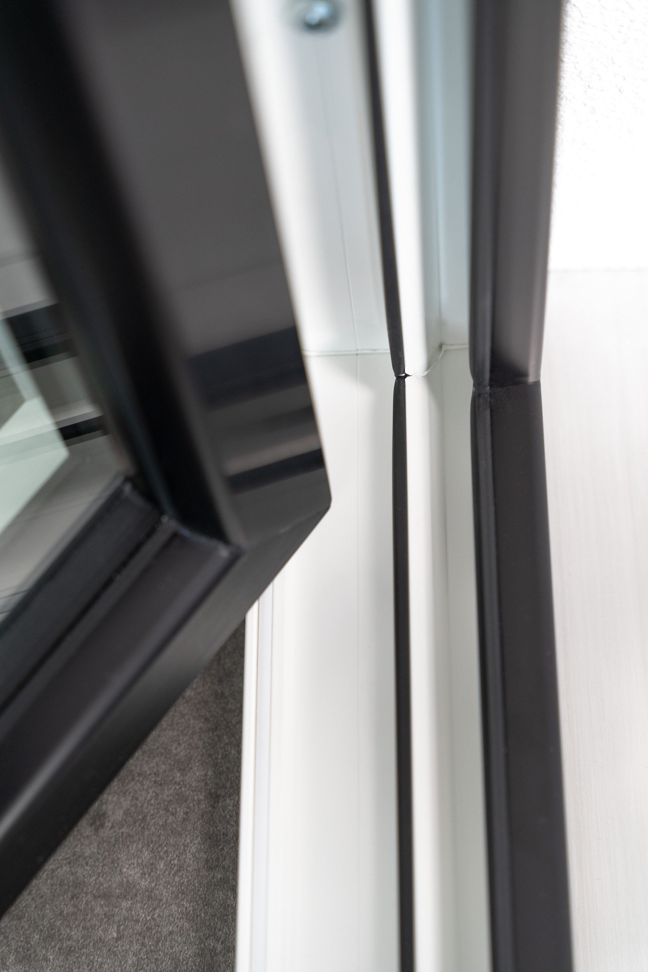 S 9000 PLUS by GEALAN - Finestra a battente in PVC con triplo vetro - 10