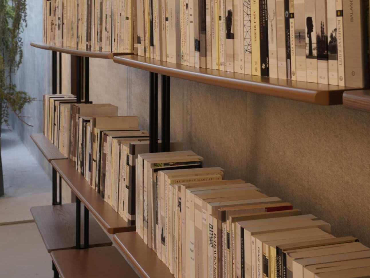 SOLARO | Bookcase By Casa design Mauro Lipparini