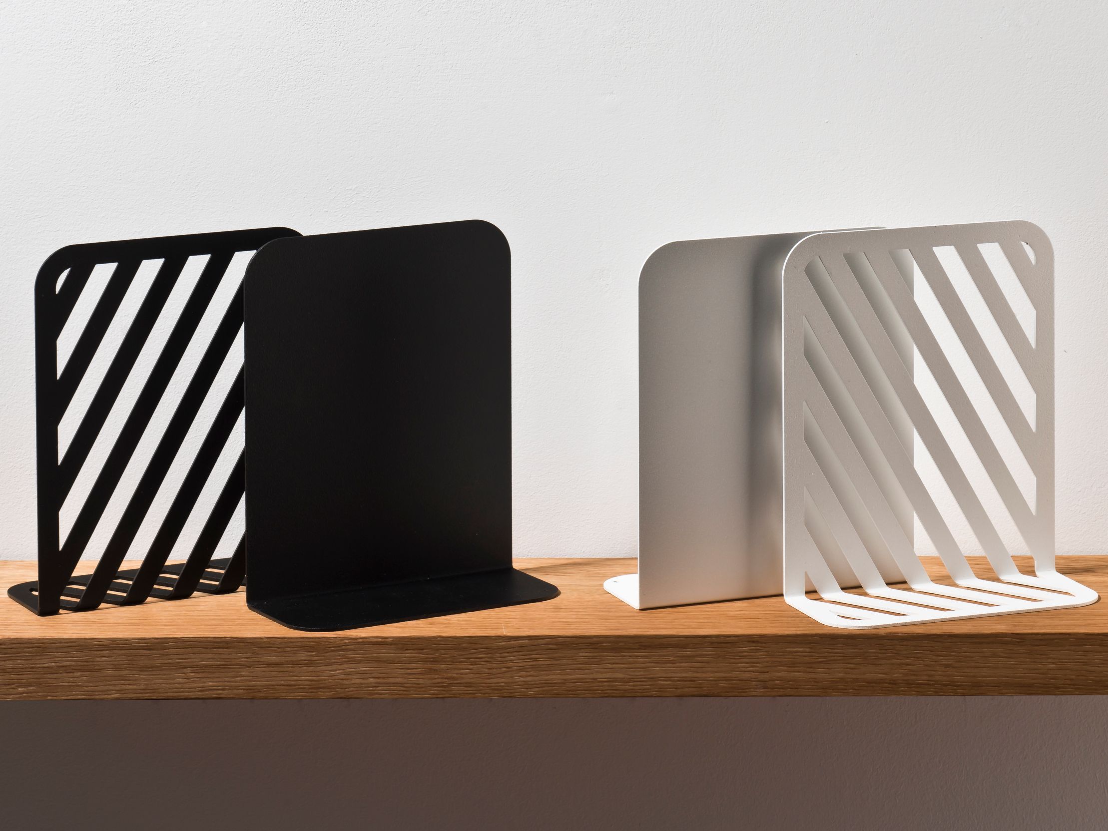 SOLID BOOKEND #01 by Weld & co - Fermalibri in lamiera - 3