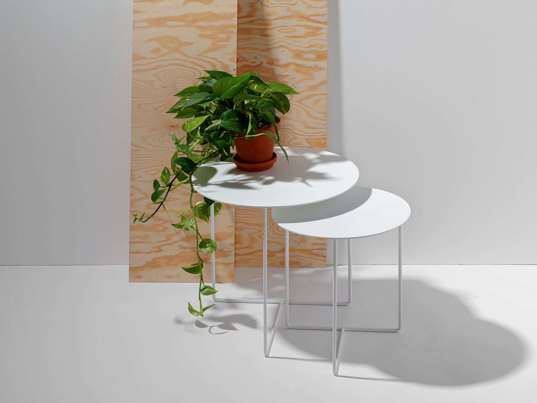 SOLID SIDE TABLE #01 by Weld & co - Tavolino rotondo in lamiera - 16