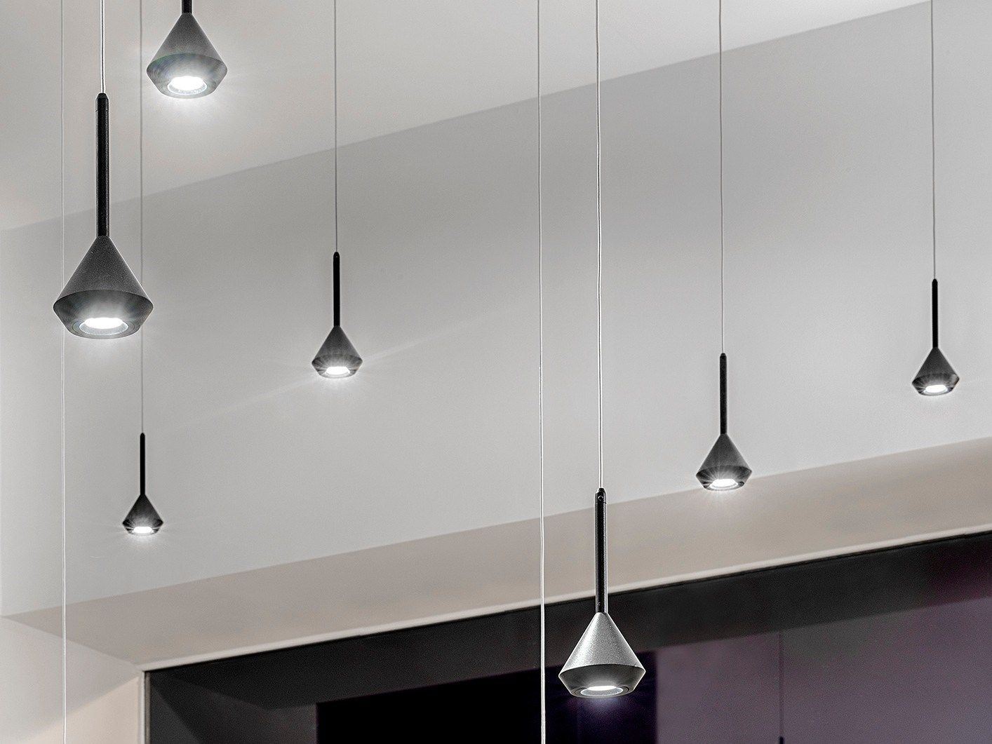 Lámpara colgante LED de aluminio SPIN By Arkoslight diseño Rubén Saldaña